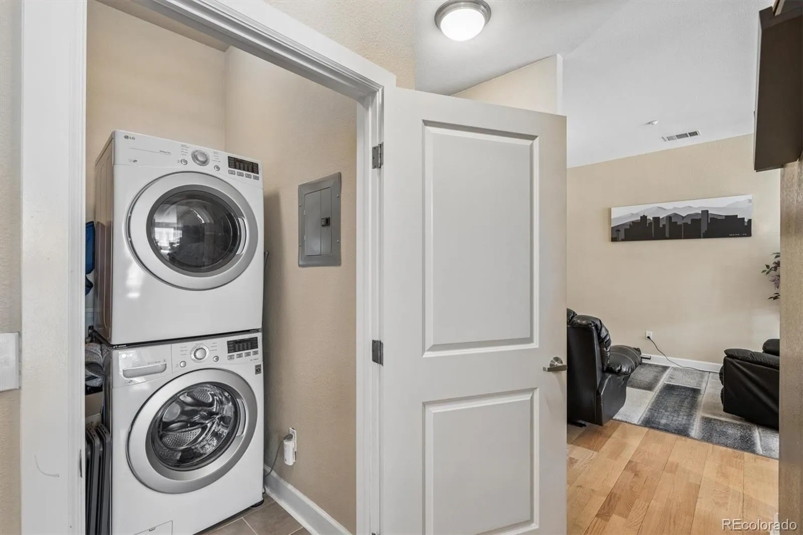 04072026172326 1600 12