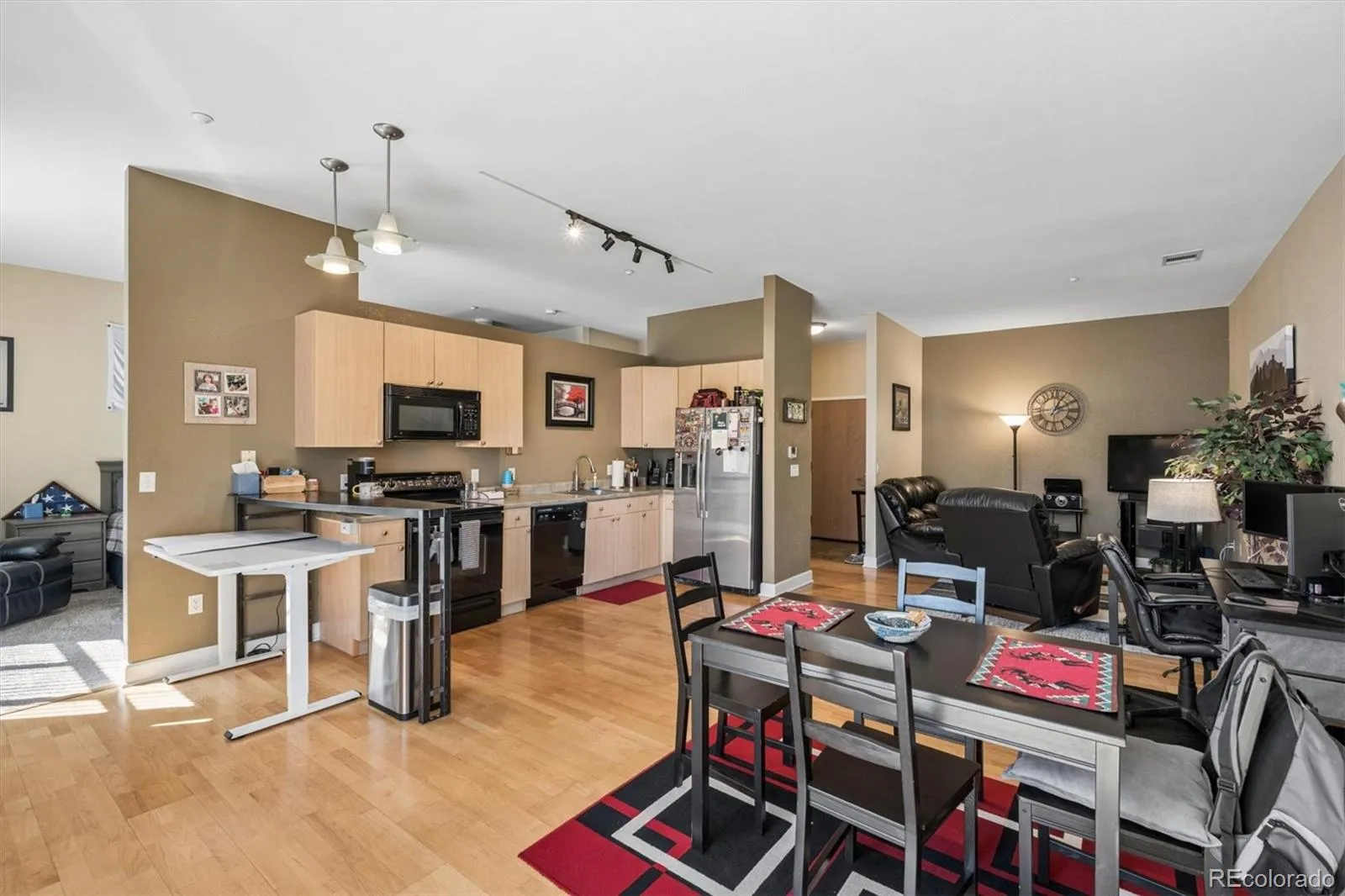 04072026172326 1600 6