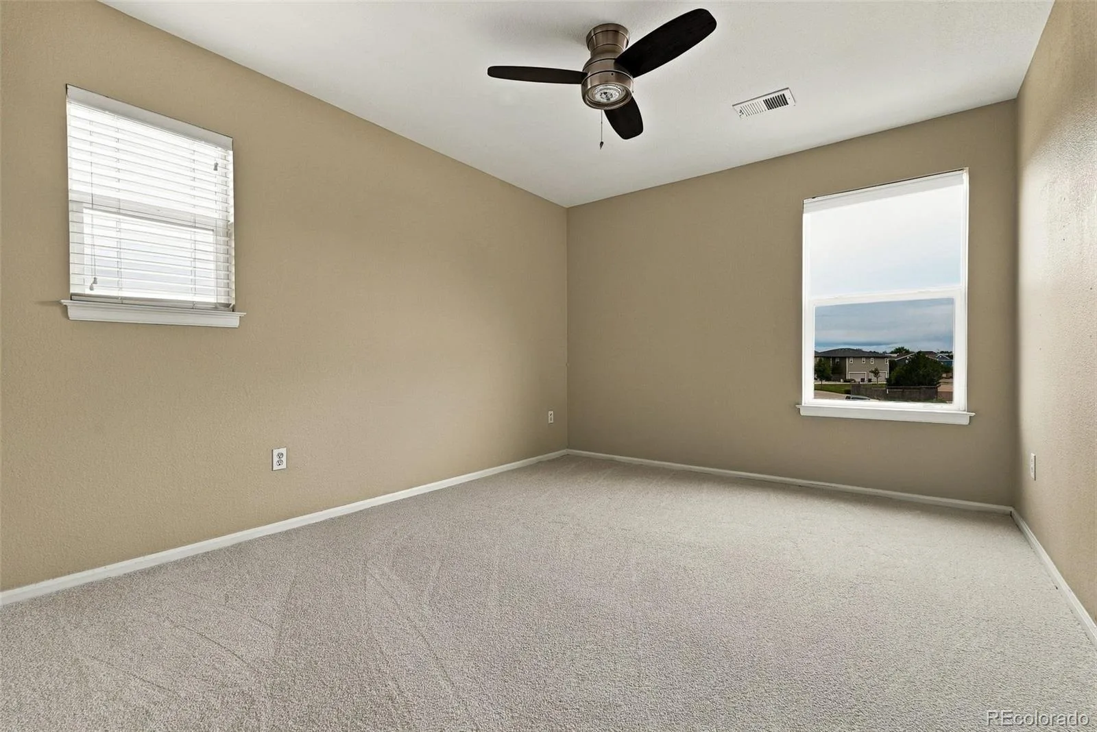 2507 Central Park Boulevard Denver CO 80238 | MLS #REC6603307 10012026011812 1600 16