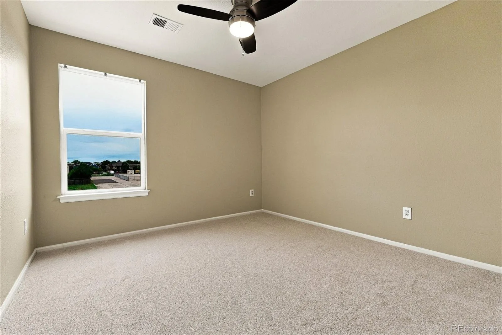 2507 Central Park Boulevard Denver CO 80238 | MLS #REC6603307 10012026011812 1600 18