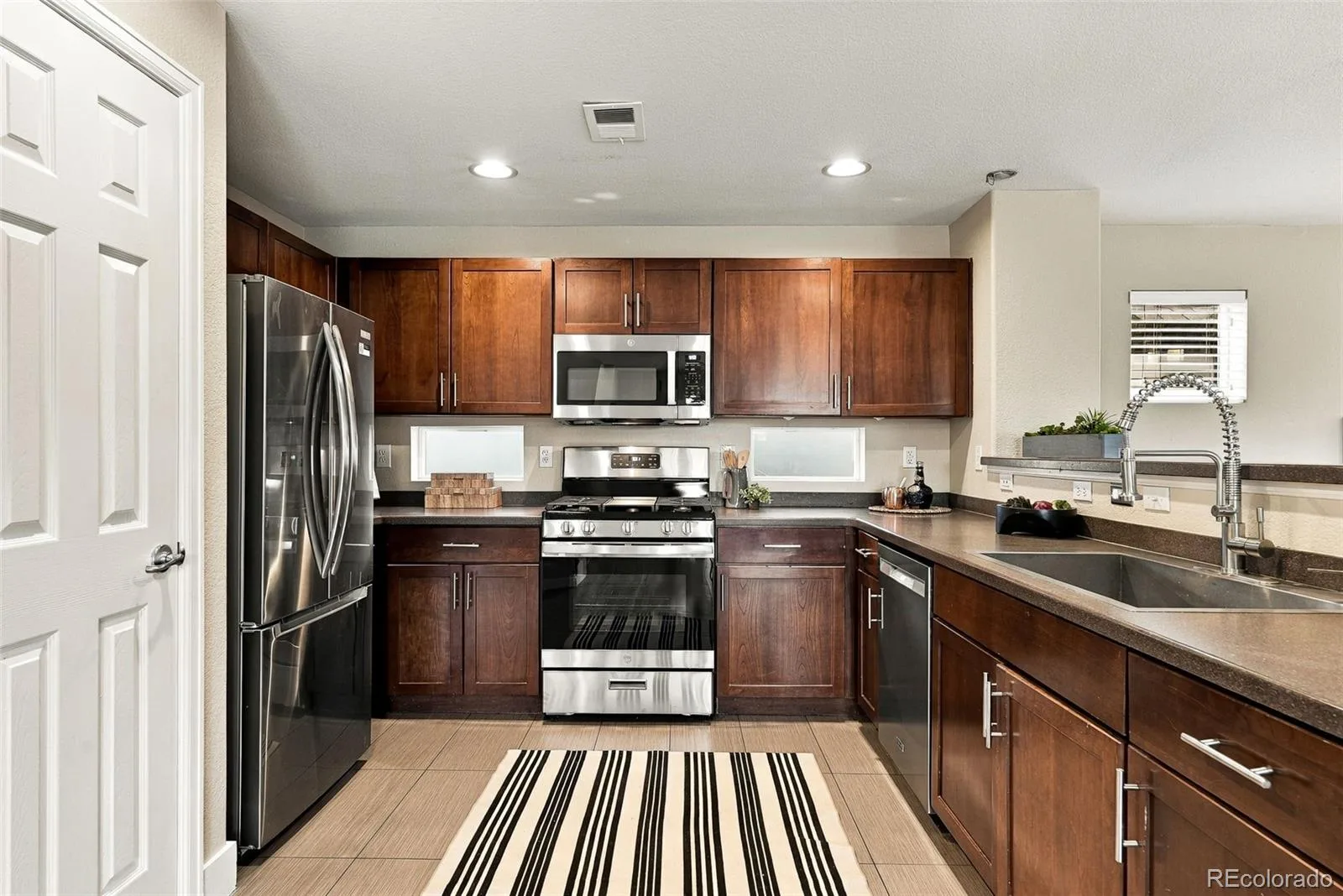 2507 Central Park Boulevard Denver CO 80238 | MLS #REC6603307 10012026011812 1600 9