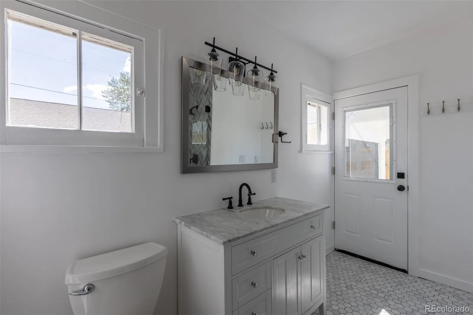 1734 S Franklin Street Denver CO 80210 MLS #REC6604588 05022026060307 1600 15