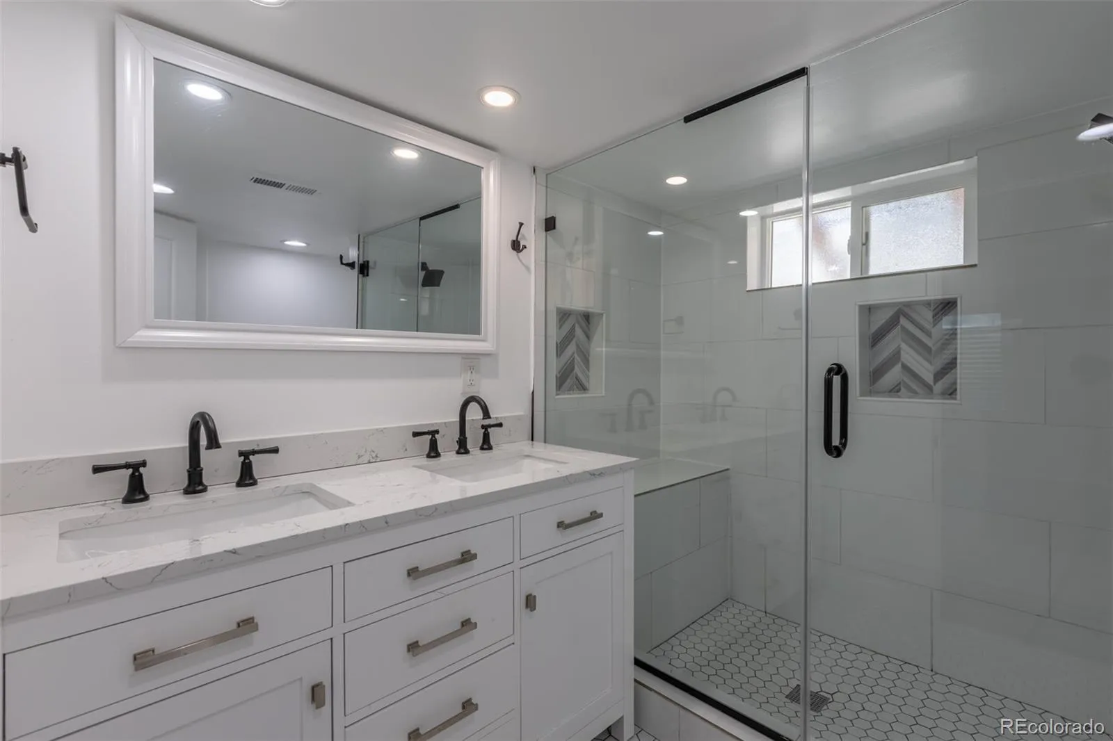 1734 S Franklin Street Denver CO 80210 MLS #REC6604588 05022026060307 1600 19