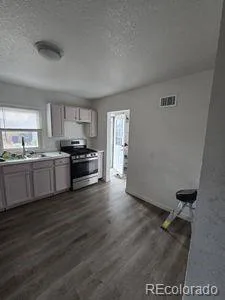 807 S Vrain Street Denver CO 80219 | MLS #REC6605109 08272026002402 225 2