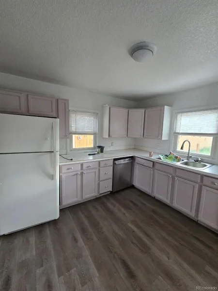 807 S Vrain Street Denver CO 80219 | MLS #REC6605109 08272026002402 800 4