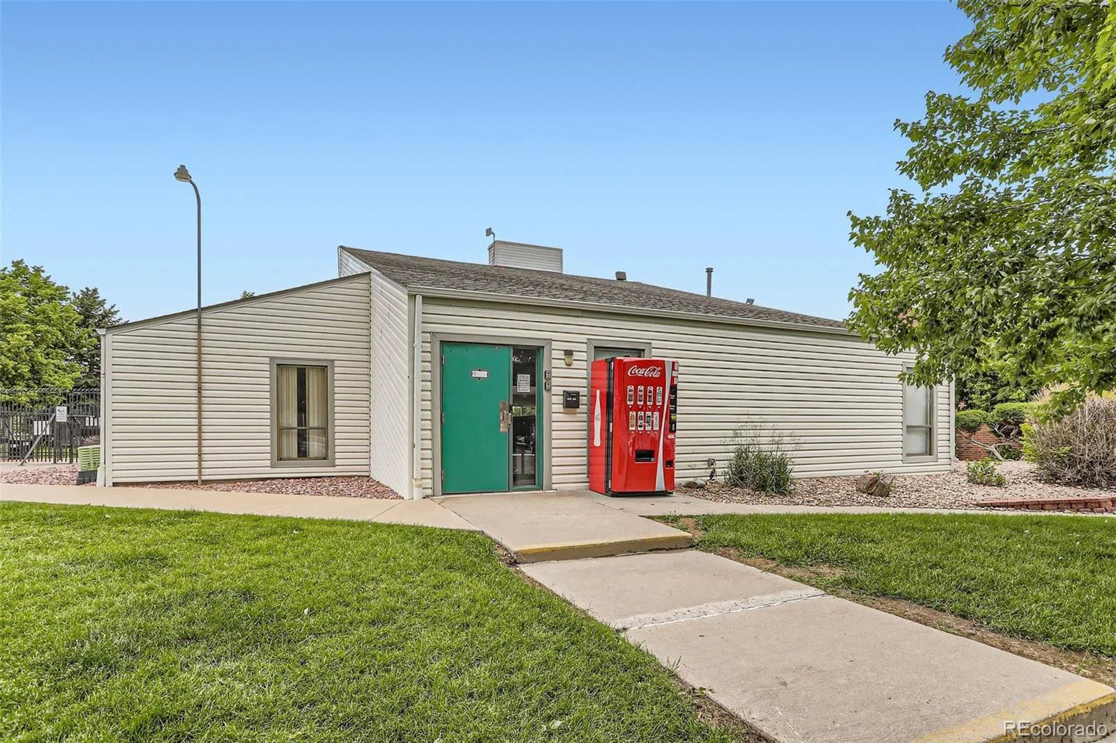 10150 E Virginia Avenue #4-301 Denver CO 80247 MLS #REC6608259 04102026070701 1600 20