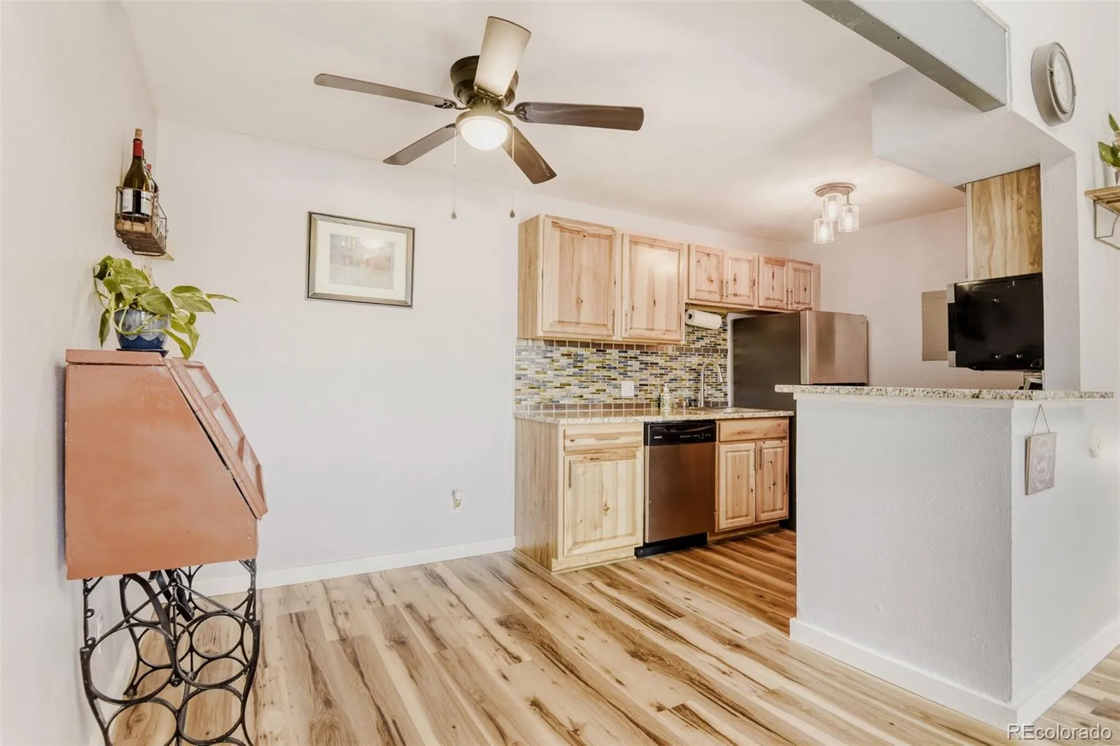 10150 E Virginia Avenue #4-301 Denver CO 80247 MLS #REC6608259 04102026070701 1600 5