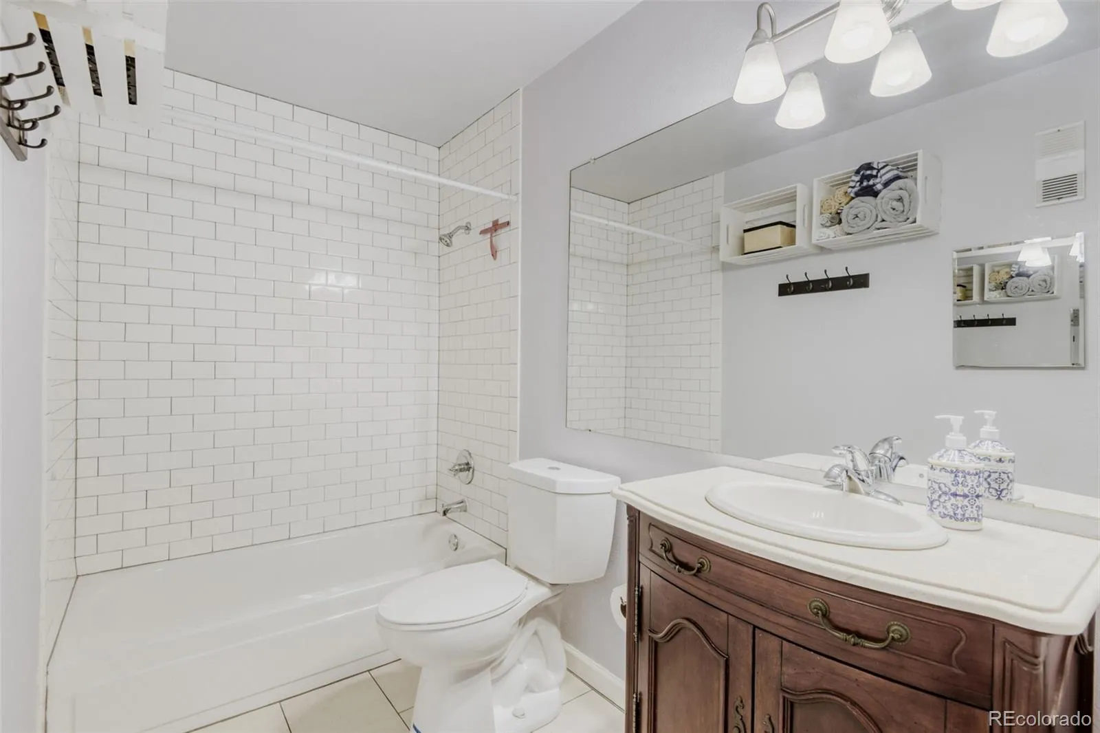 10150 E Virginia Avenue #4-301 Denver CO 80247 MLS #REC6608259 04102026070701 1600 8