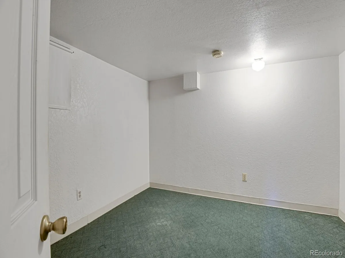 3454 N York Street Denver CO 80205 MLS #REC6611950 07022026173507 1200 22