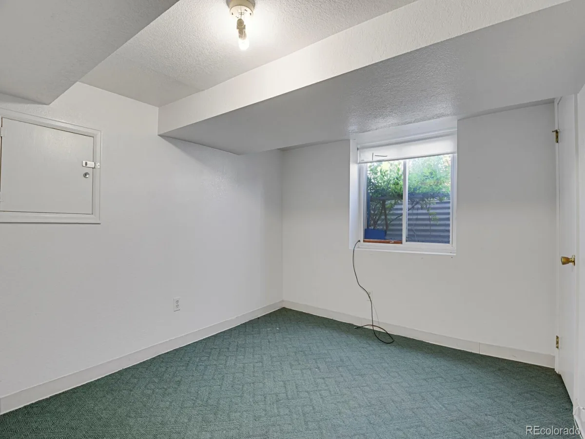 3454 N York Street Denver CO 80205 MLS #REC6611950 07022026173507 1200 23