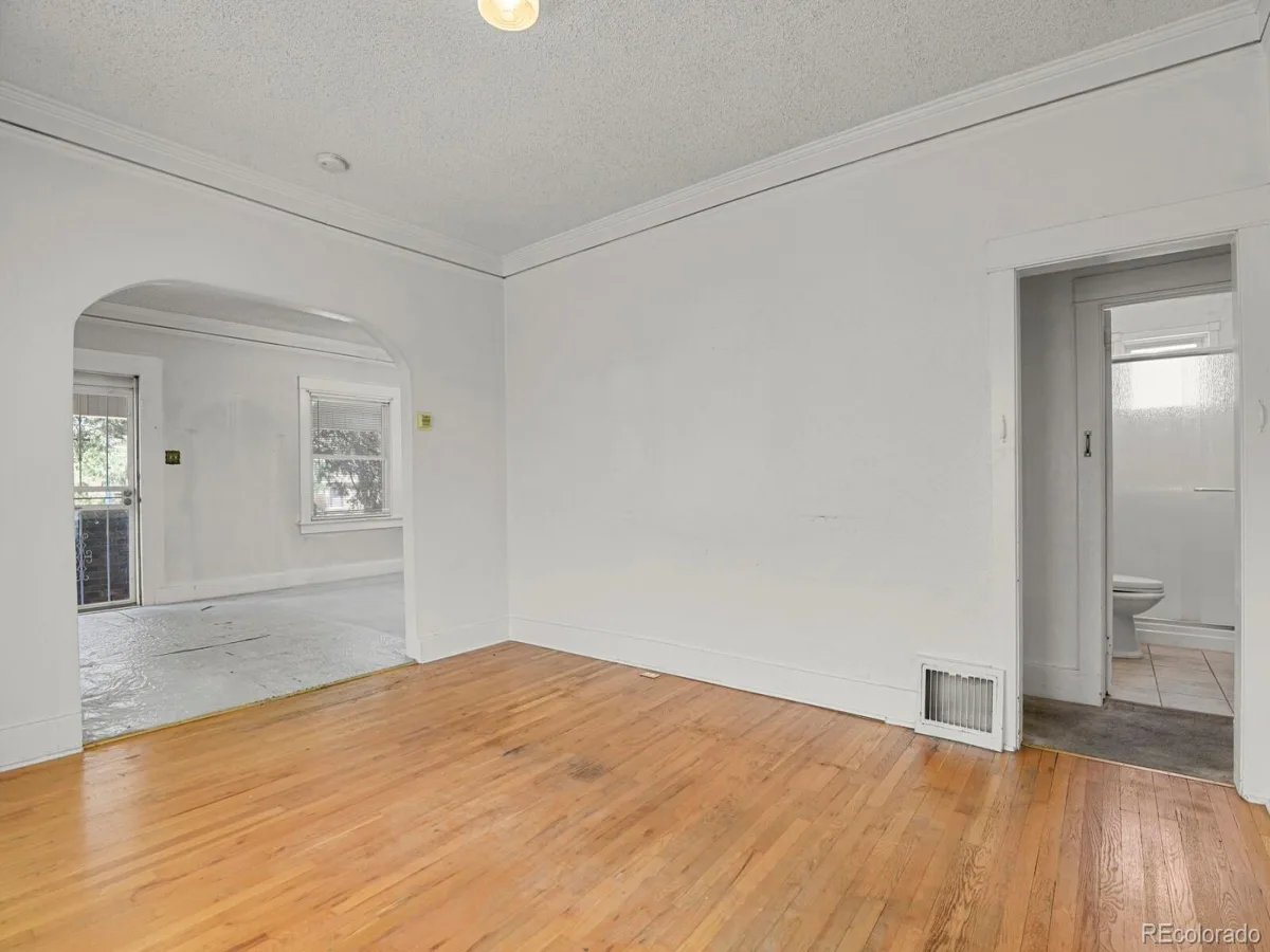 3454 N York Street Denver CO 80205 MLS #REC6611950 07022026173507 1200 7