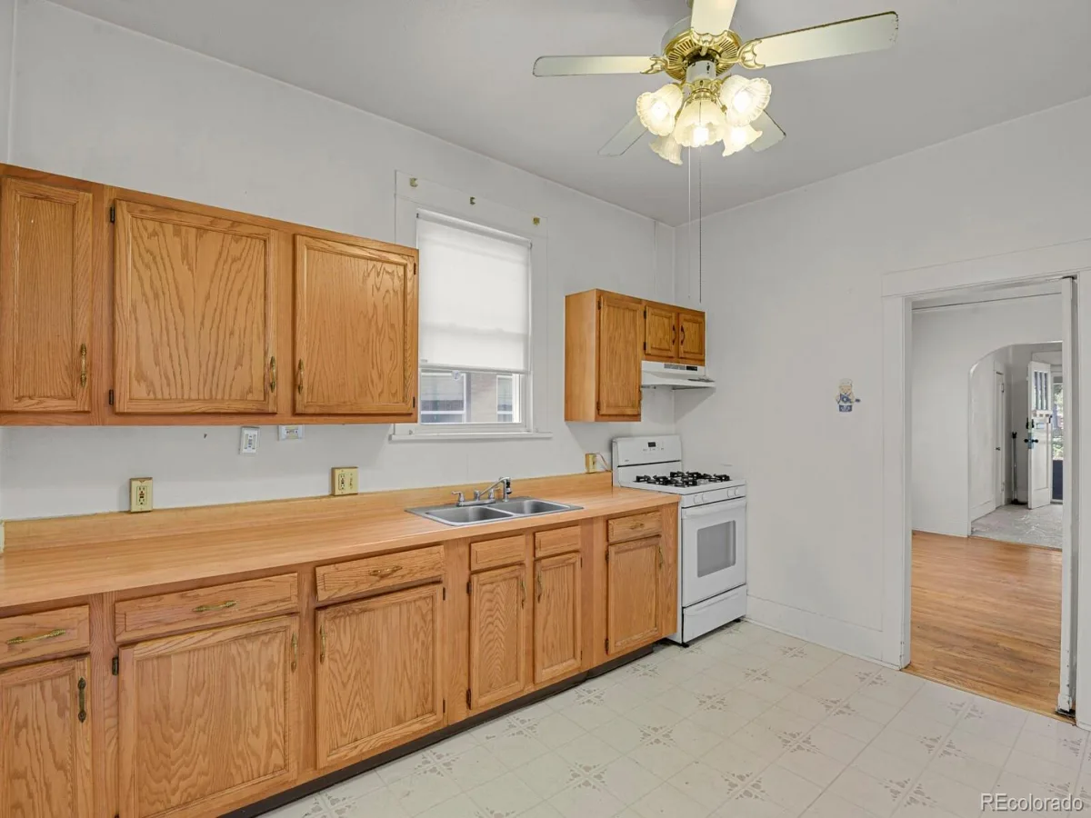 3454 N York Street Denver CO 80205 MLS #REC6611950 07022026173507 1200 8