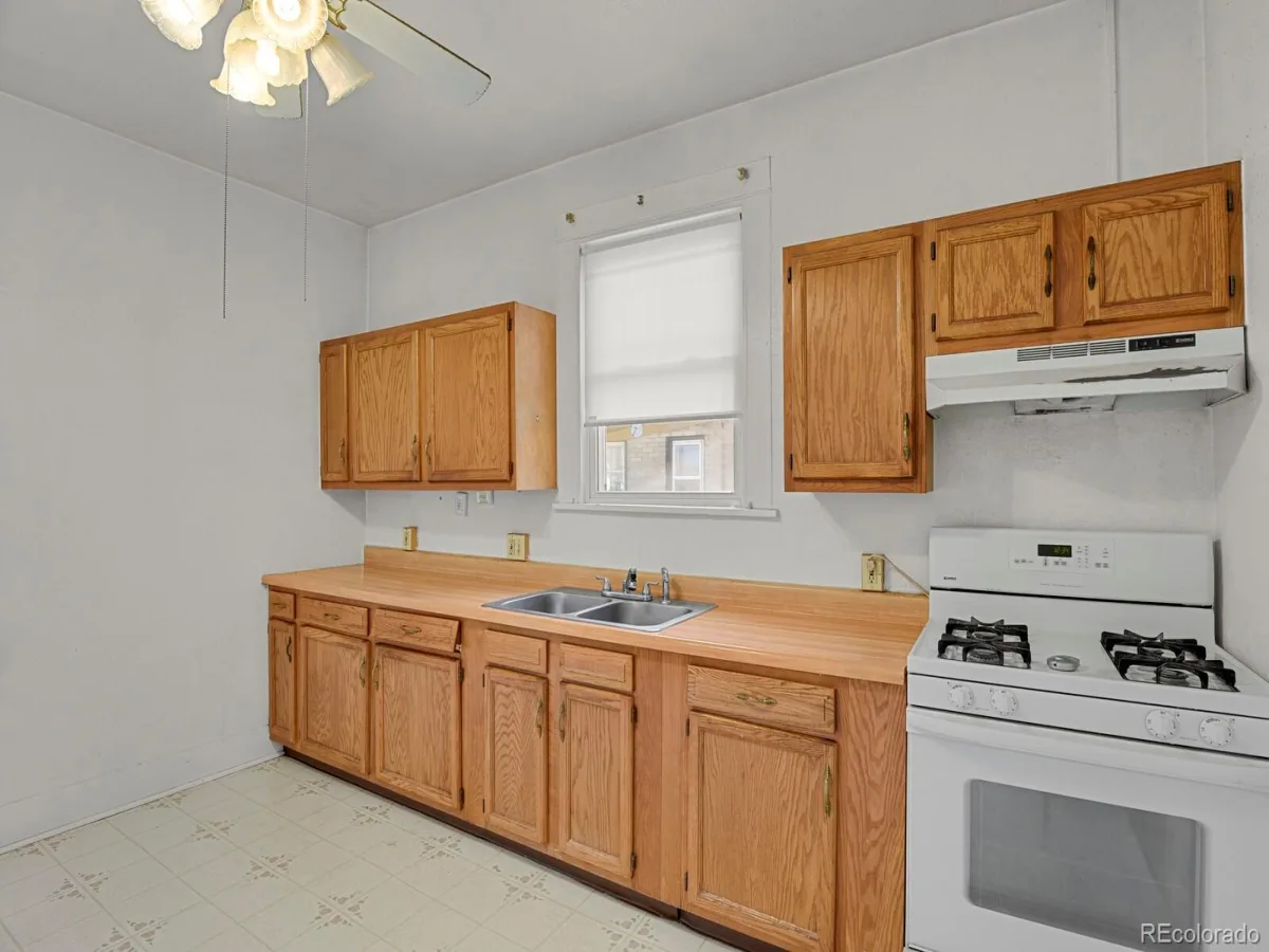 3454 N York Street Denver CO 80205 MLS #REC6611950 07022026173507 1200 9