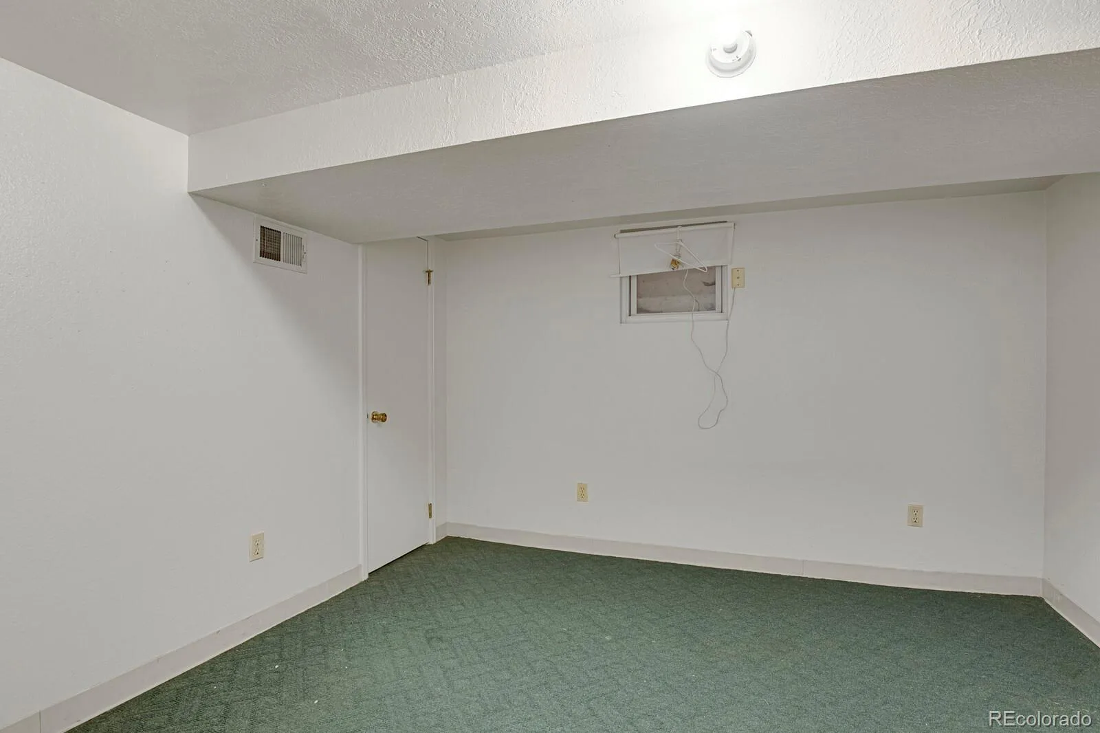 3454 N York Street Denver CO 80205 MLS #REC6611950 07022026173507 1600 24