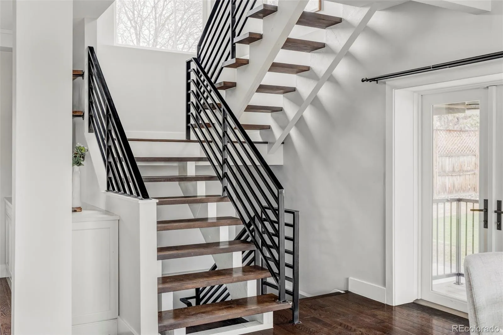 04152026171958 1600 16