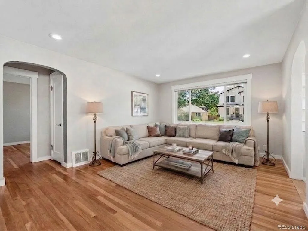 1660 S Cook Street Denver CO 80210 MLS #REC6617308 07092026211332 1024 14