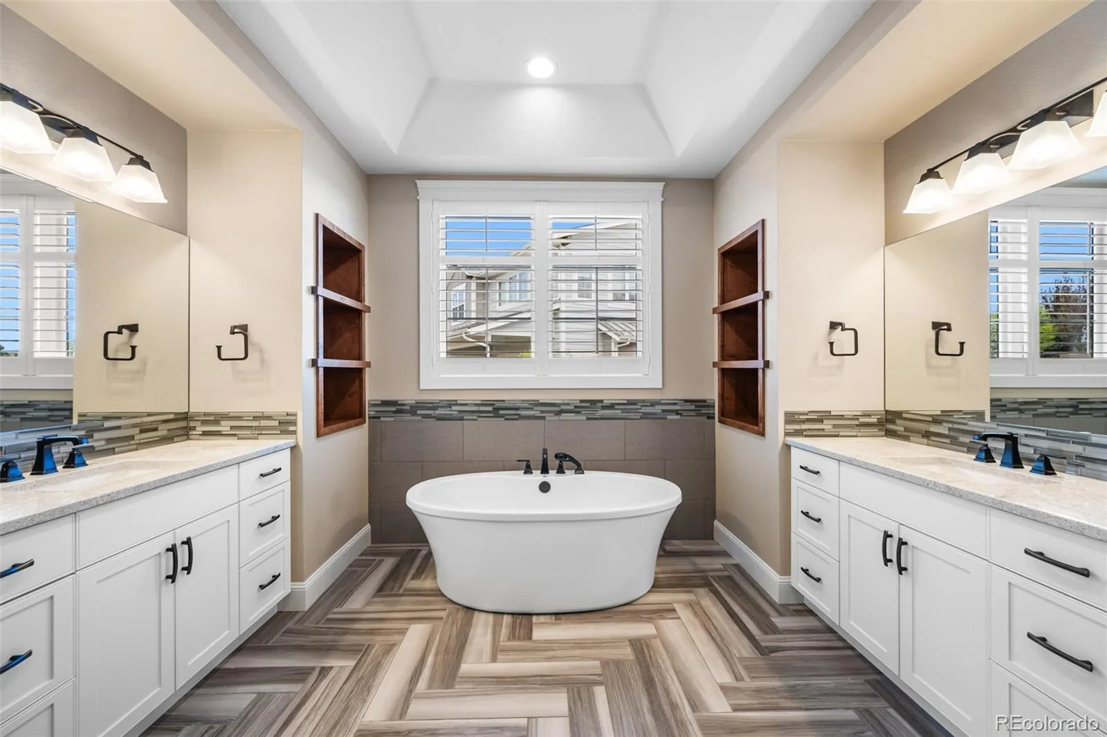 27001 E Long Circle Aurora CO 80016 MLS #REC6620084 04282026013320 1600 22