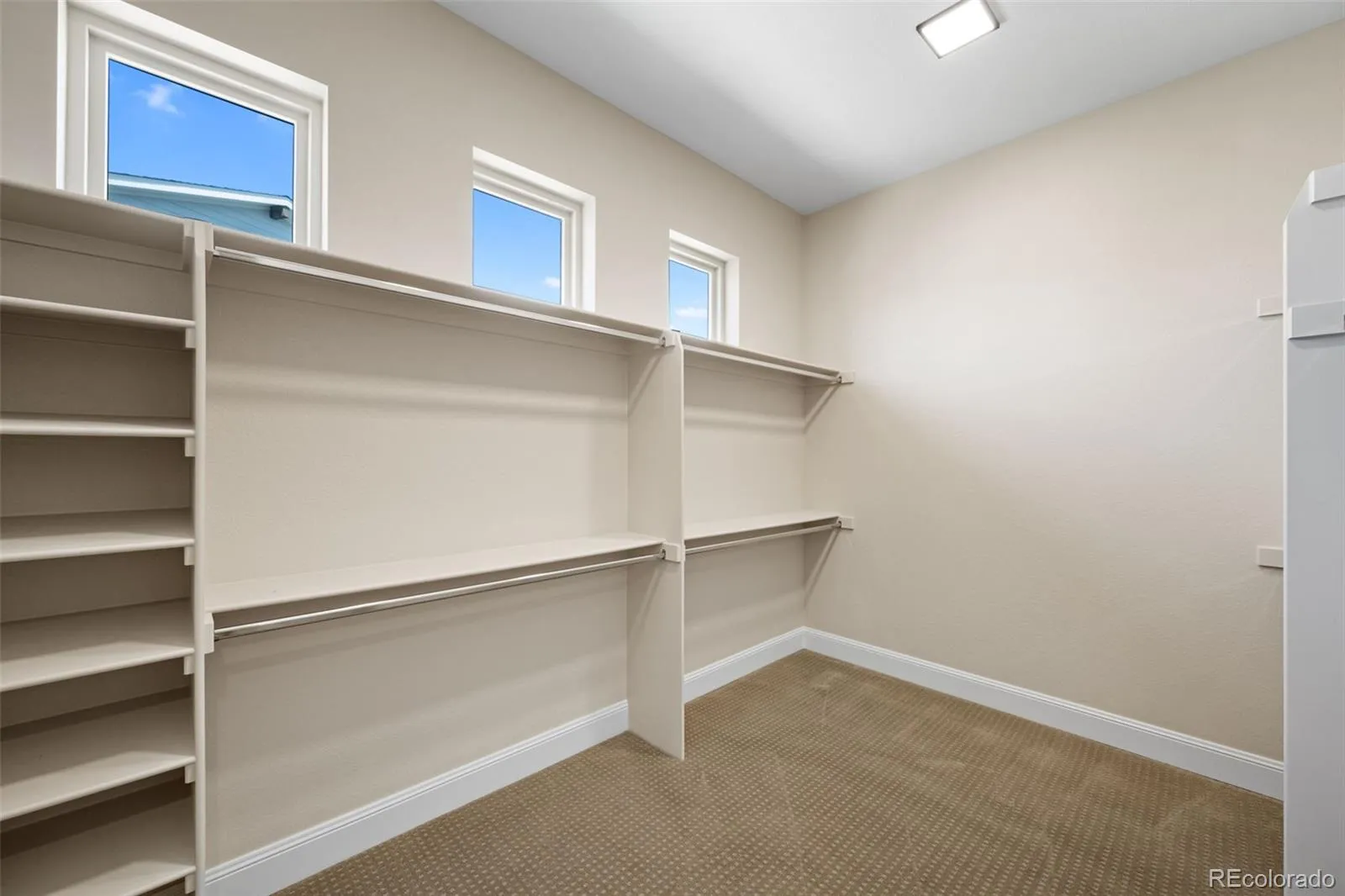 27001 E Long Circle Aurora CO 80016 MLS #REC6620084 04282026013320 1600 25