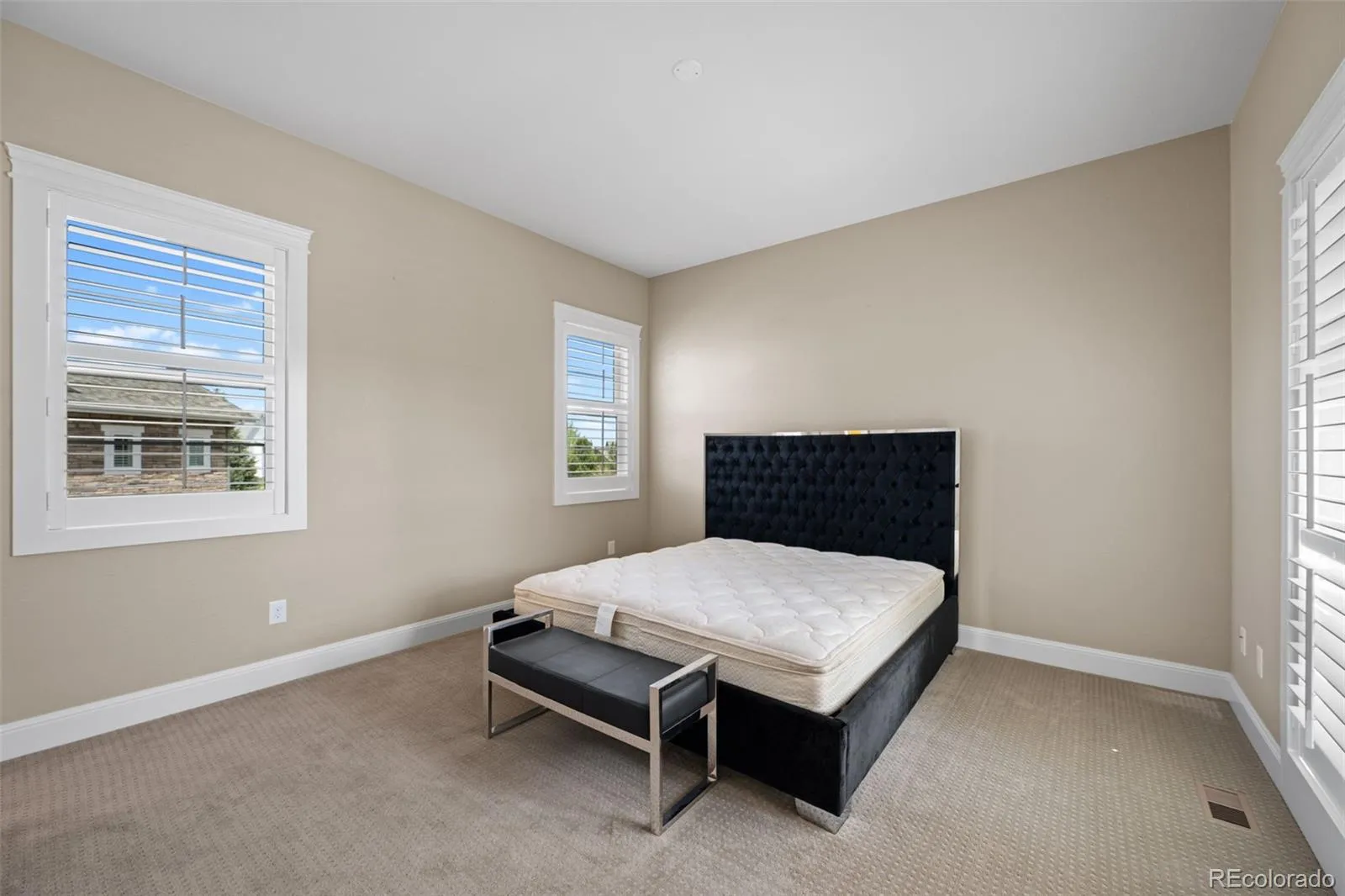 27001 E Long Circle Aurora CO 80016 MLS #REC6620084 04282026013320 1600 29