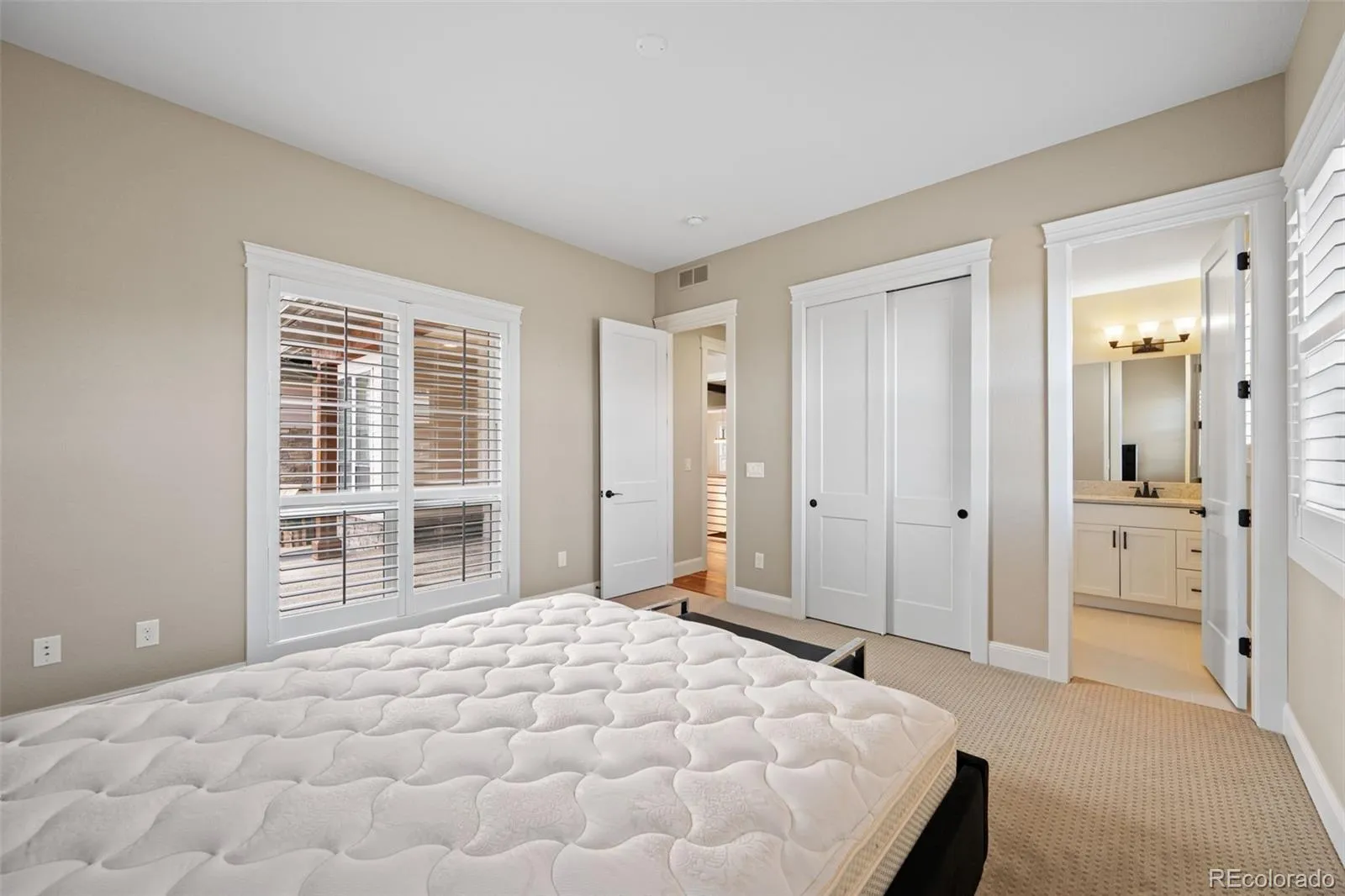 27001 E Long Circle Aurora CO 80016 MLS #REC6620084 04282026013320 1600 30