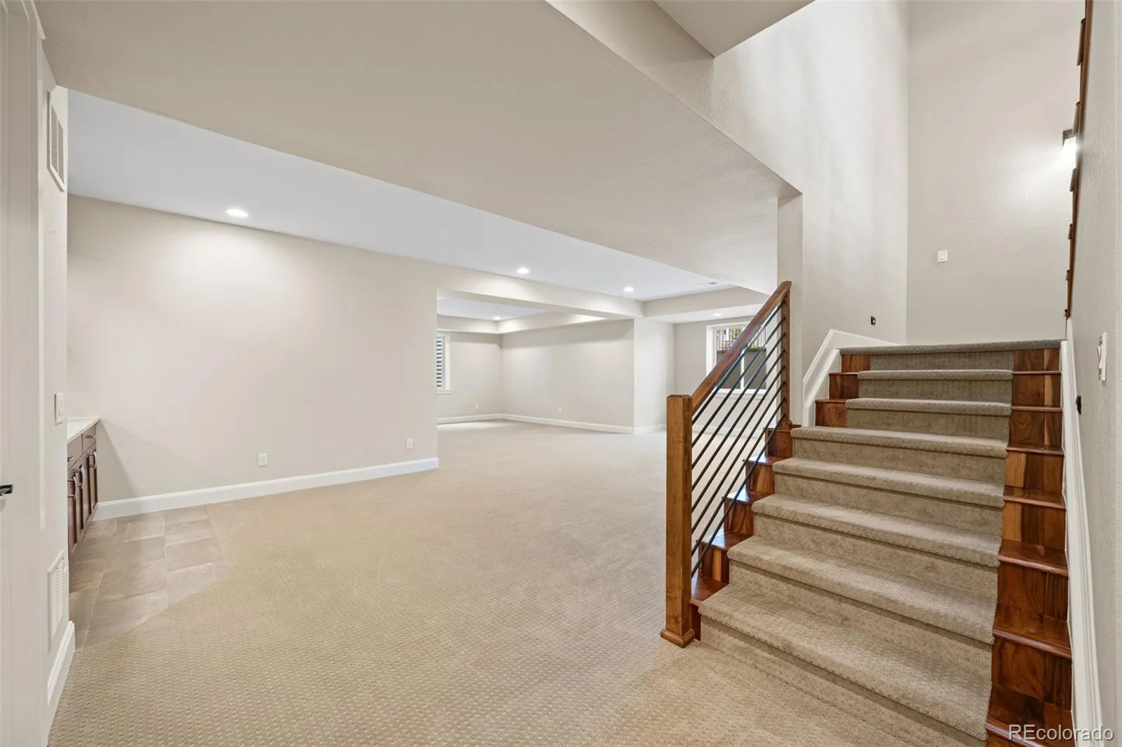 27001 E Long Circle Aurora CO 80016 MLS #REC6620084 04282026013320 1600 32