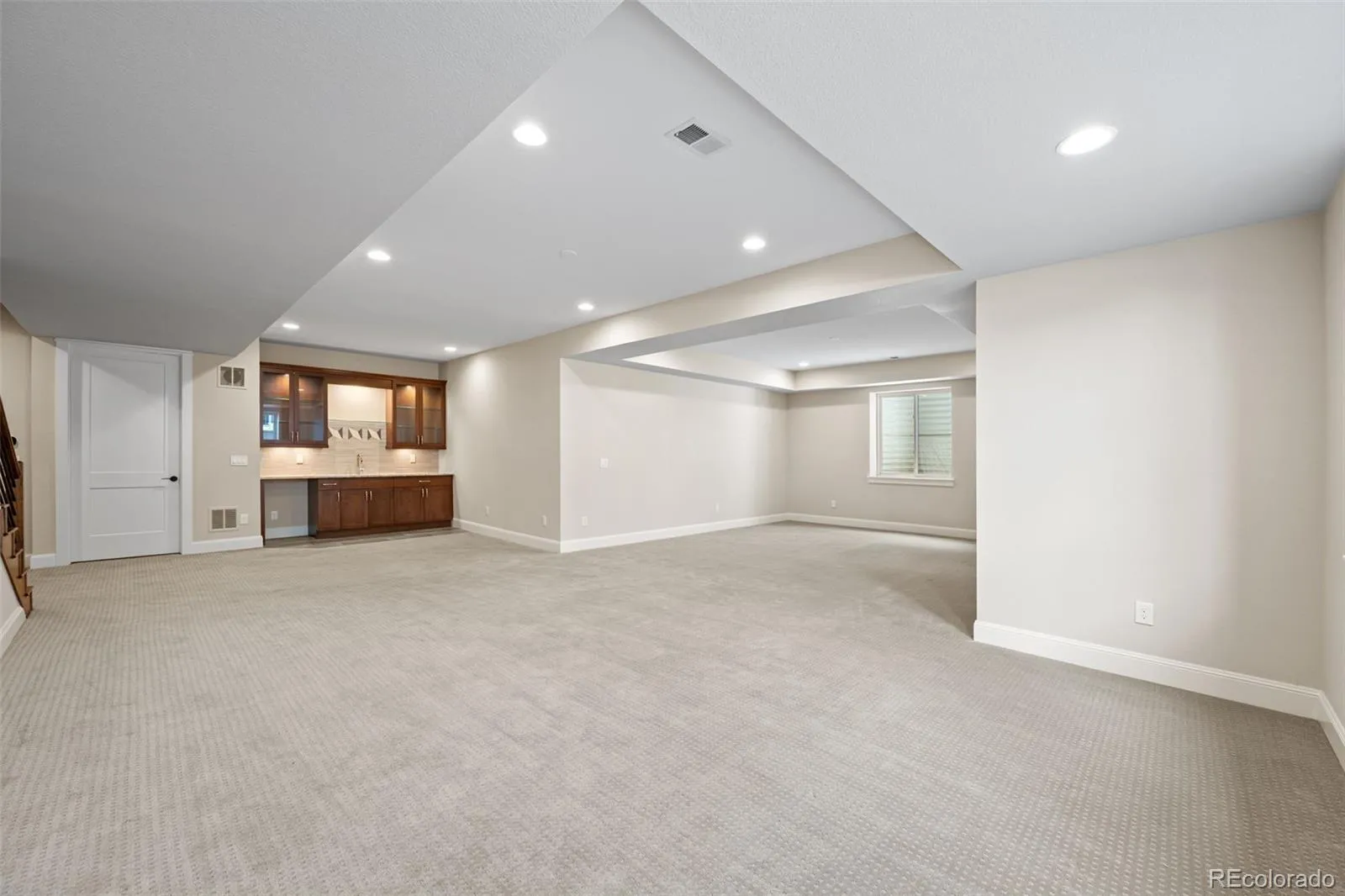 27001 E Long Circle Aurora CO 80016 MLS #REC6620084 04282026013320 1600 36