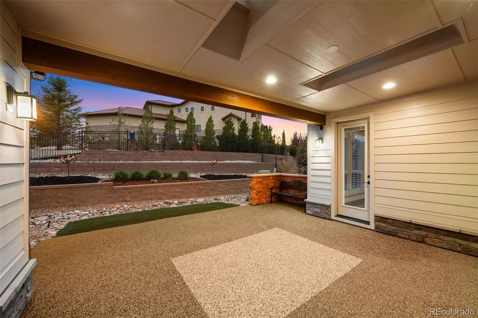 27001 E Long Circle Aurora CO 80016 MLS #REC6620084 04282026013320 1600 44