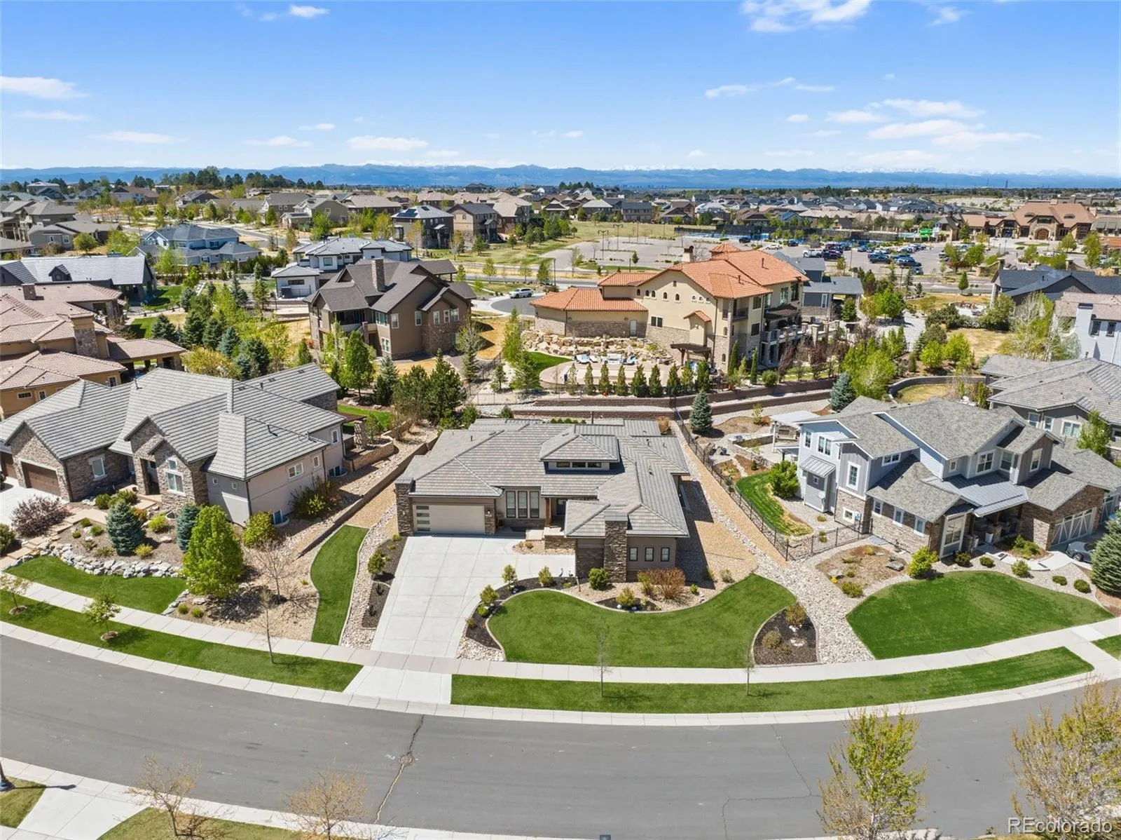 27001 E Long Circle Aurora CO 80016 MLS #REC6620084 04282026013320 1600 46