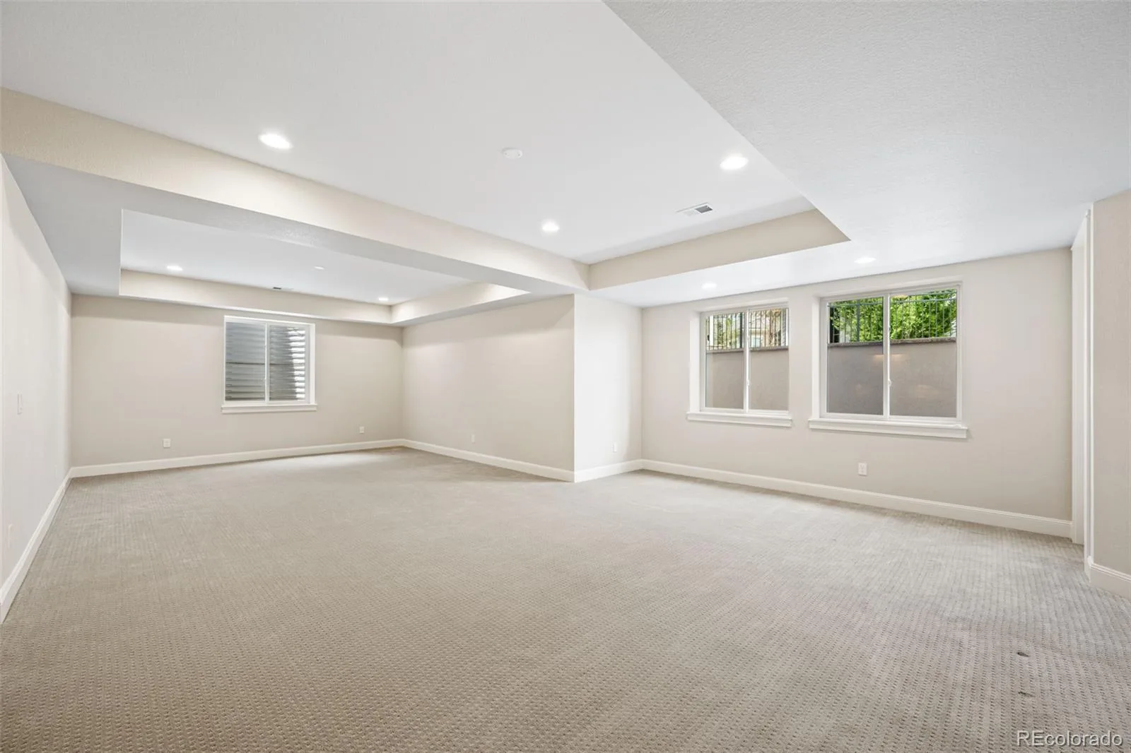 27001 E Long Circle Aurora CO 80016 MLS #REC6620084 07102026180656 1600 35