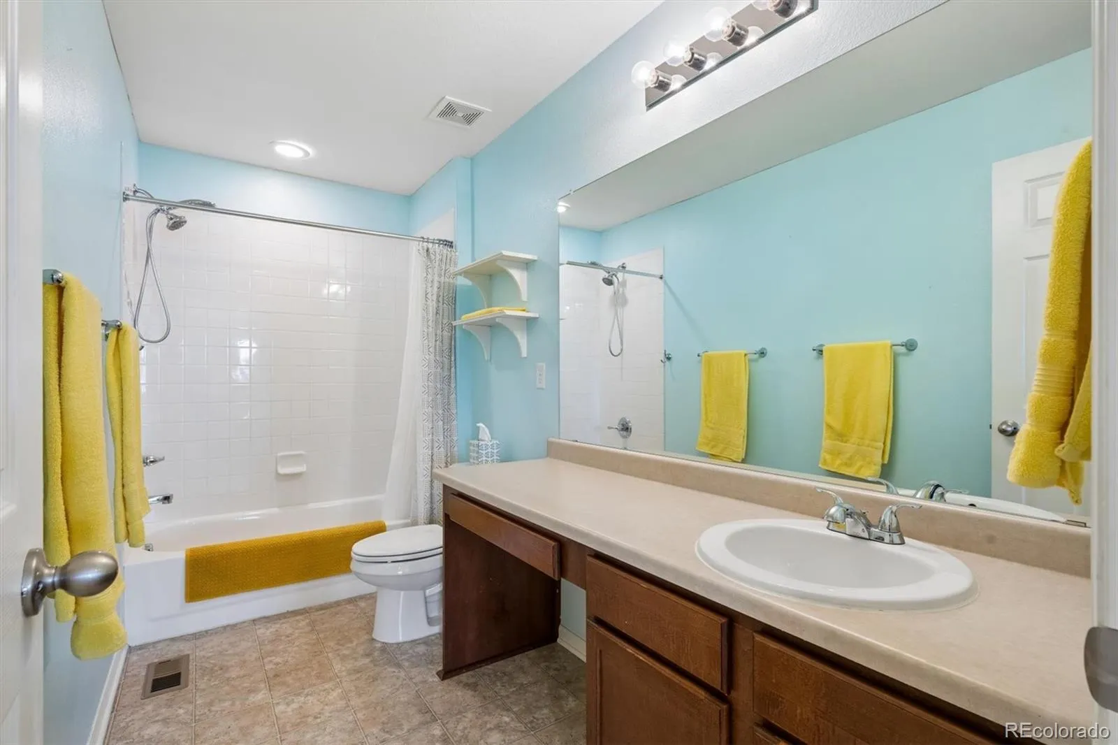 5072 S Netherland Way Centennial CO 80015 MLS #REC6624467 04272026204155 1600 27