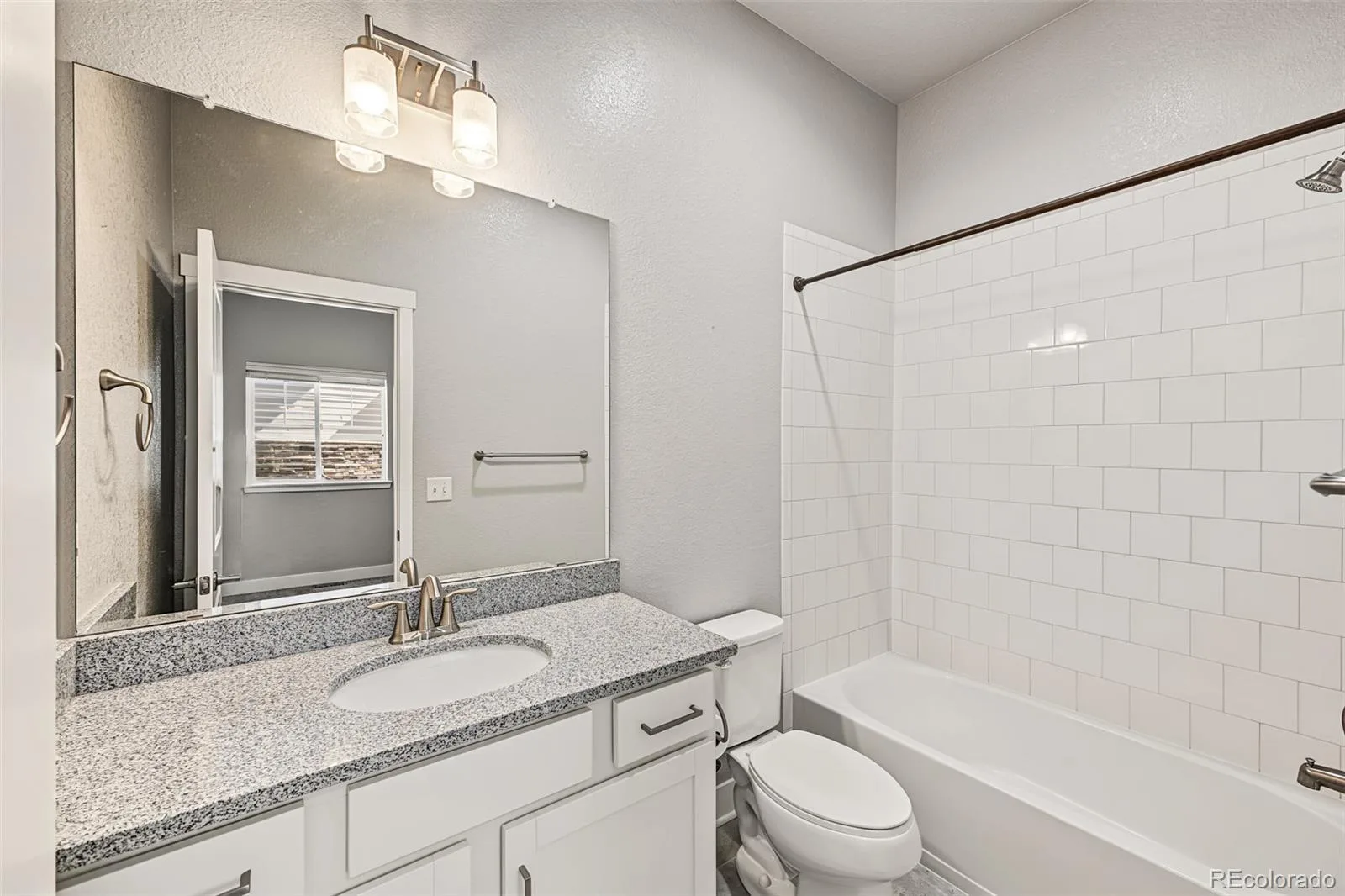 23321 E Rockinghorse Parkway Aurora CO 80016 | MLS #REC6625119 09242026151507 1600 27