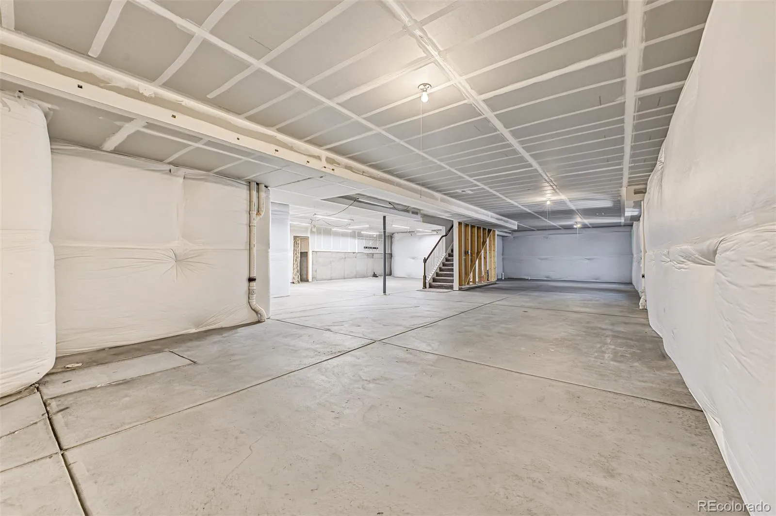 23321 E Rockinghorse Parkway Aurora CO 80016 | MLS #REC6625119 09242026151507 1600 36