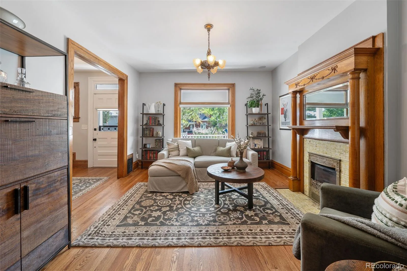 349 S Grant Street Denver CO 80209 | MLS #REC6625685 09222026114009 1600 9