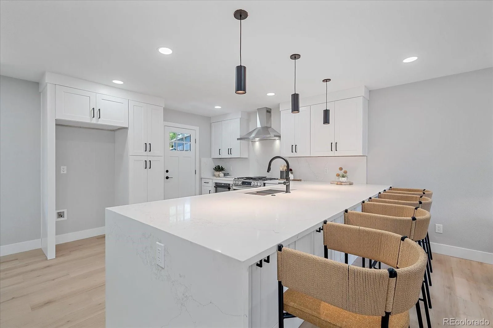 2088 S Coors Circle Lakewood CO 80228 | MLS #REC6626451 08132026193007 1600 13