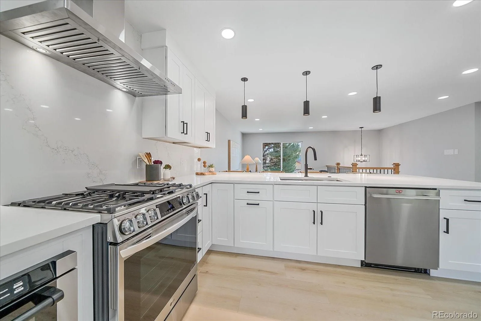2088 S Coors Circle Lakewood CO 80228 | MLS #REC6626451 08132026193007 1600 17