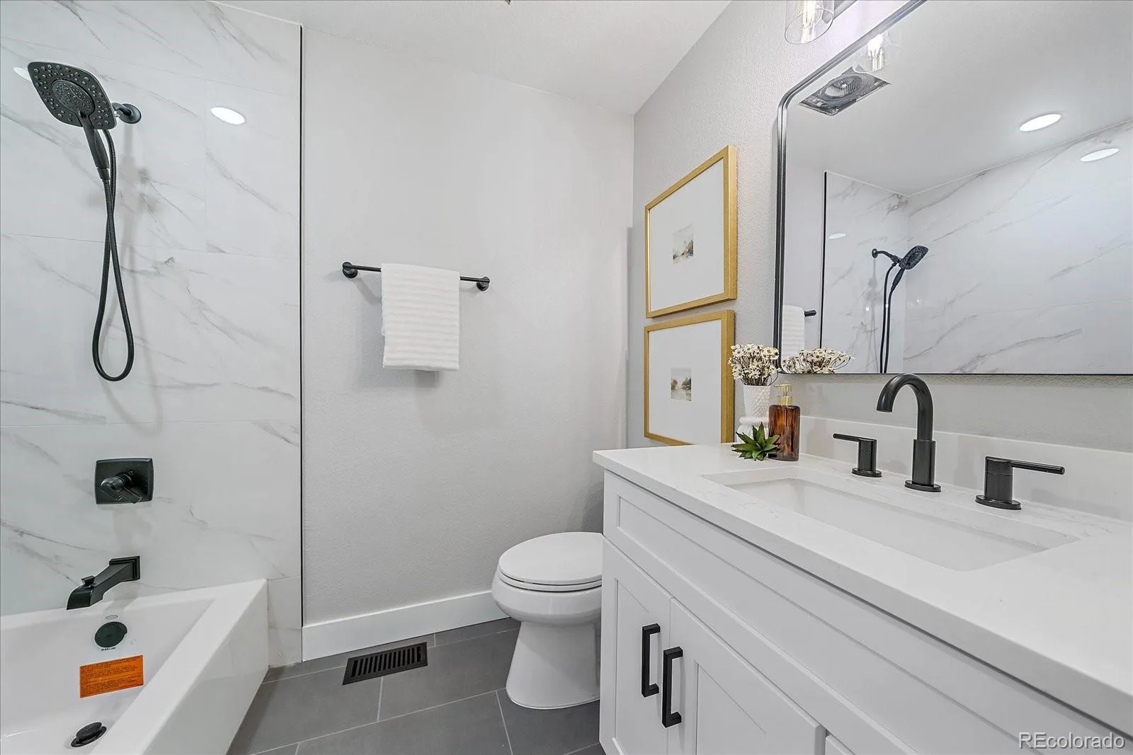 2088 S Coors Circle Lakewood CO 80228 | MLS #REC6626451 08132026193007 1600 25