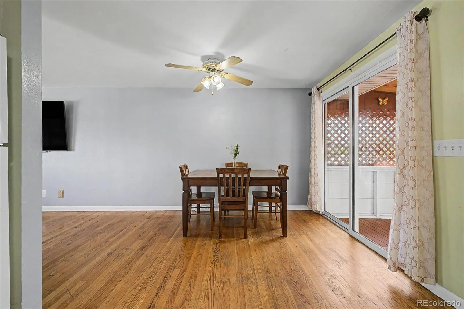 933 Newcombe Street Lakewood CO 80215 MLS #REC6630741 05232026095244 1600 12