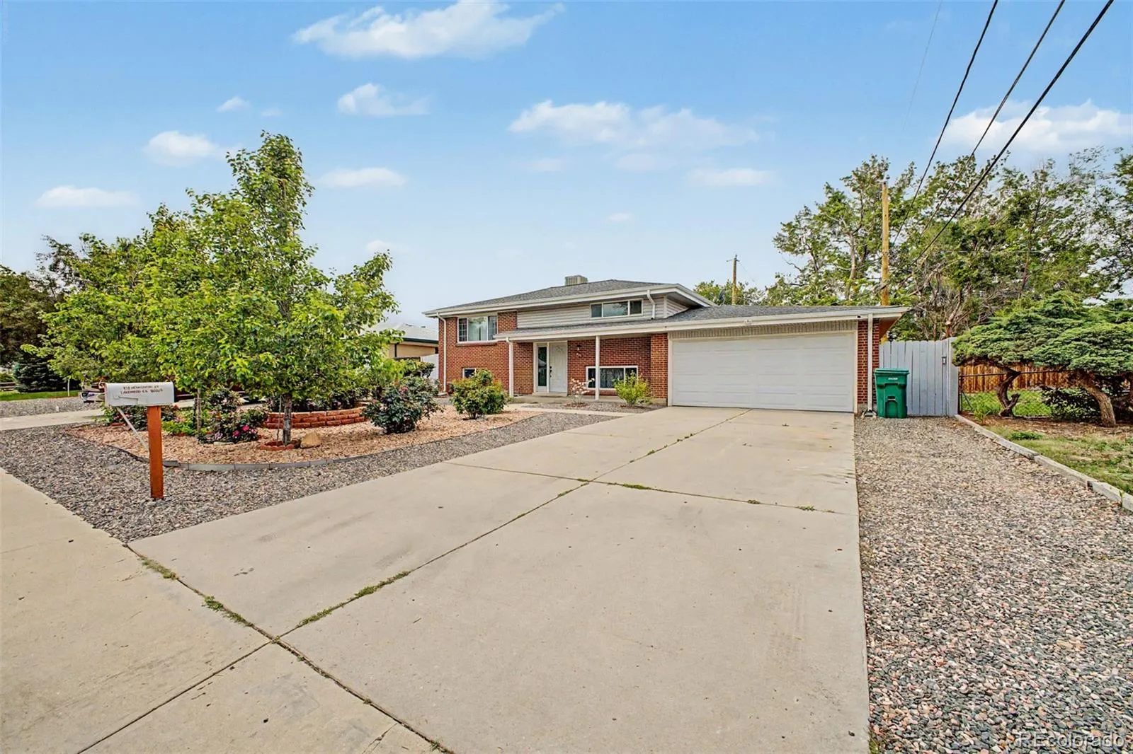 933 Newcombe Street Lakewood CO 80215 MLS #REC6630741 05232026095244 1600 2