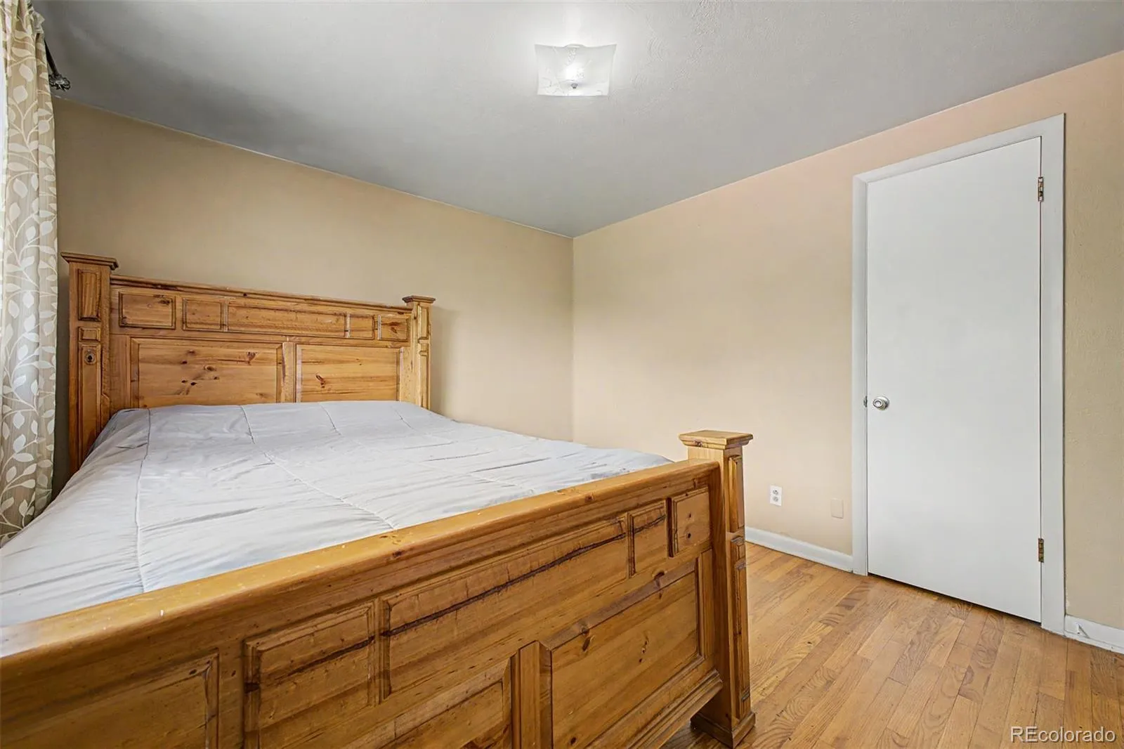 933 Newcombe Street Lakewood CO 80215 MLS #REC6630741 05232026095244 1600 24