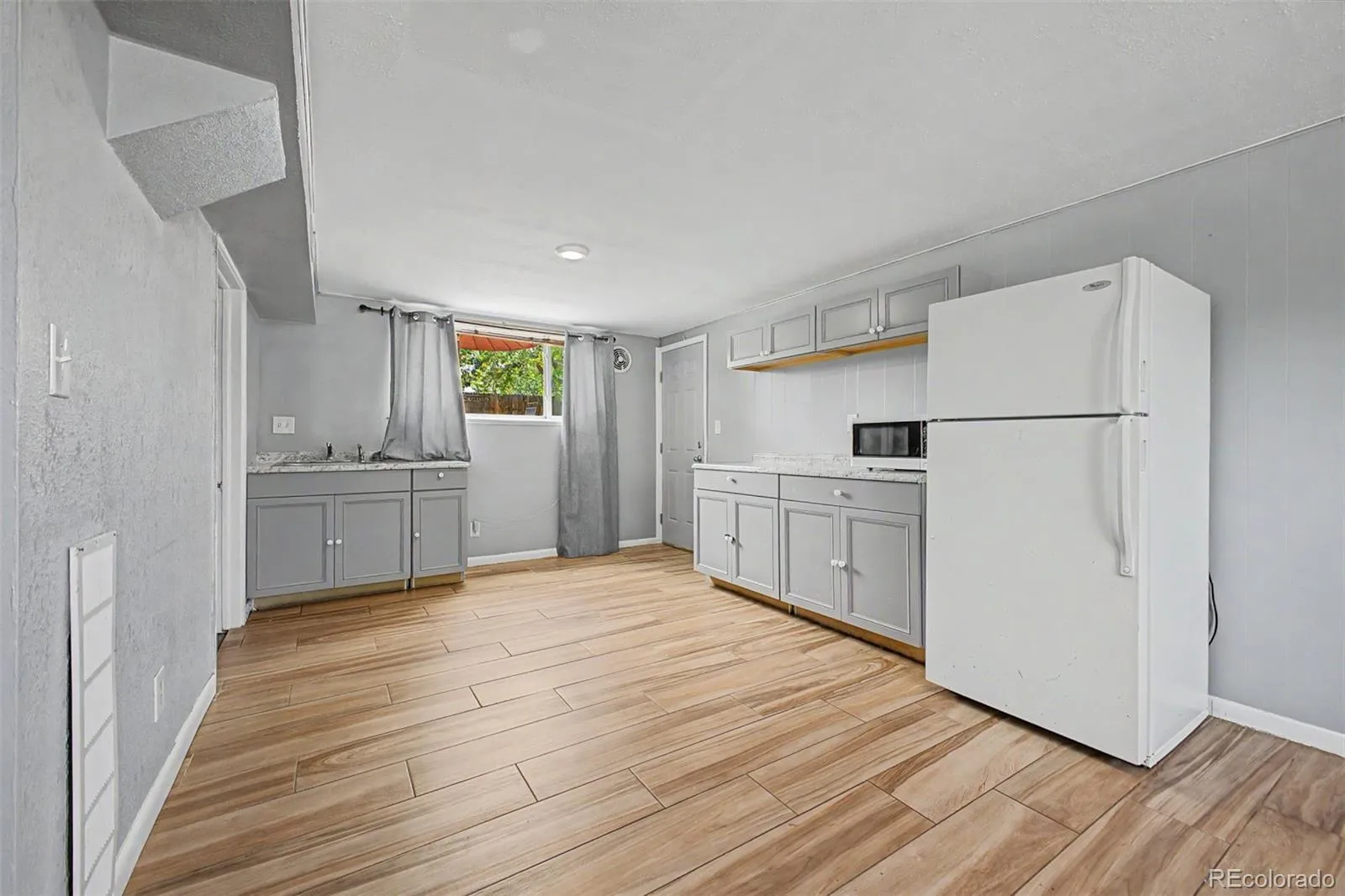 933 Newcombe Street Lakewood CO 80215 MLS #REC6630741 05232026095244 1600 28