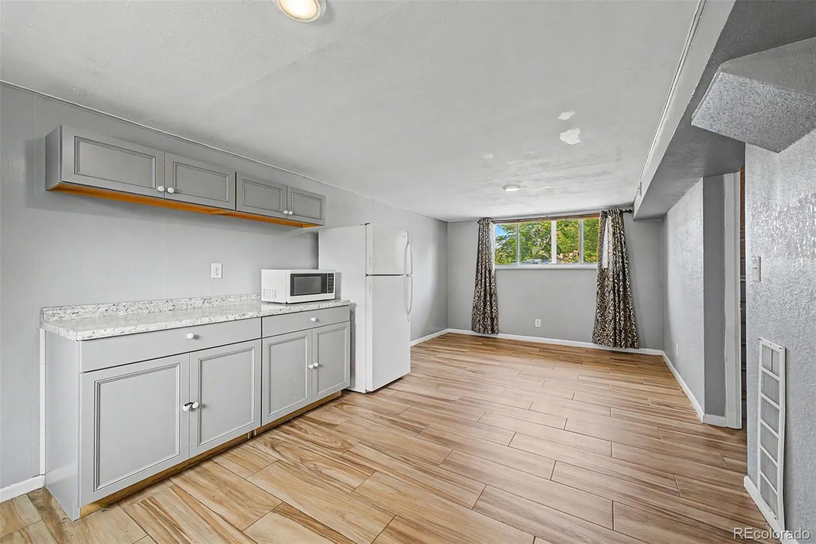 933 Newcombe Street Lakewood CO 80215 MLS #REC6630741 05232026095244 1600 29
