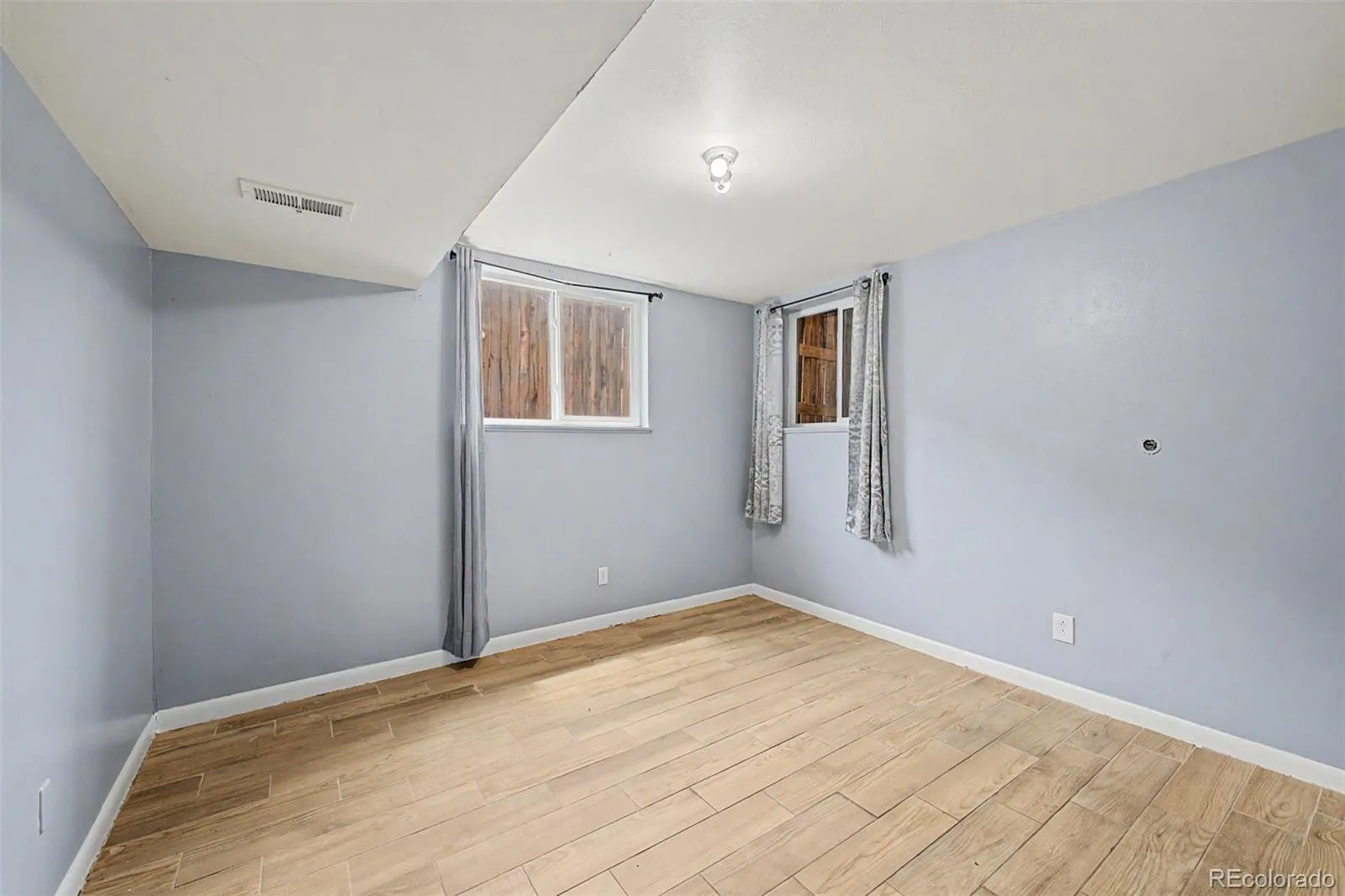 933 Newcombe Street Lakewood CO 80215 MLS #REC6630741 05232026095244 1600 30