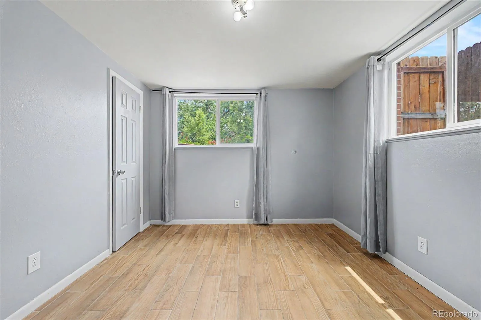 933 Newcombe Street Lakewood CO 80215 MLS #REC6630741 05232026095244 1600 34