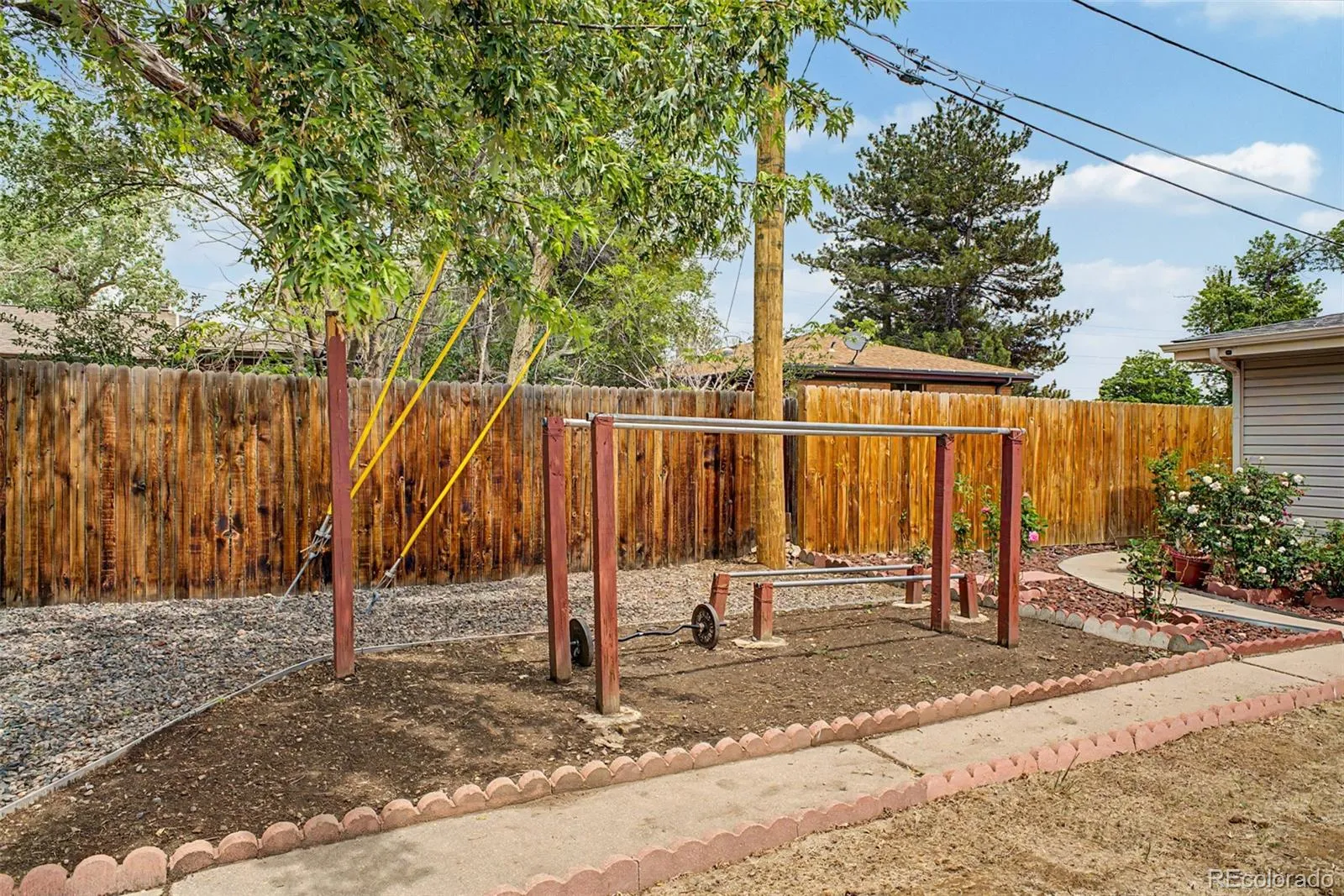 933 Newcombe Street Lakewood CO 80215 MLS #REC6630741 05232026095244 1600 45