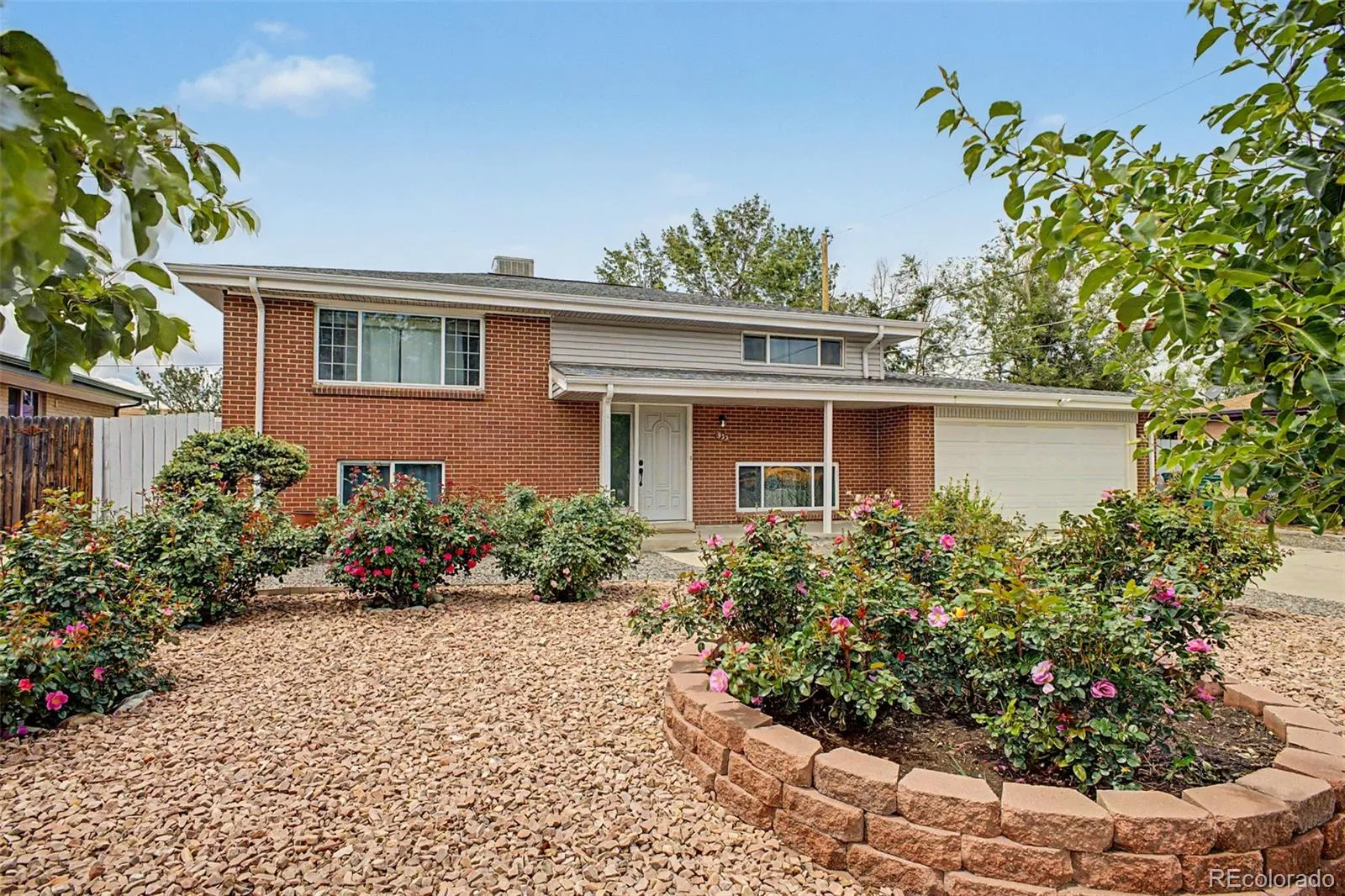 933 Newcombe Street Lakewood CO 80215 MLS #REC6630741 05232026095244 1600 6