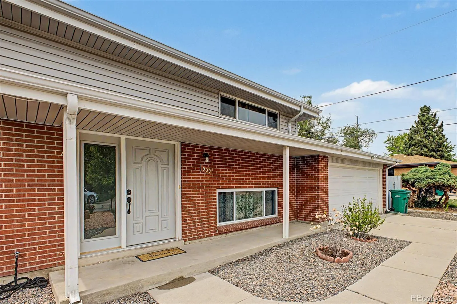 933 Newcombe Street Lakewood CO 80215 MLS #REC6630741 05232026095244 1600 8
