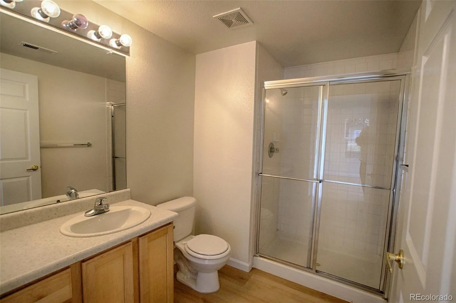 18201 E Greenwood Drive #A Aurora CO 80013 MLS #REC6632491 05062026040910 1600 12