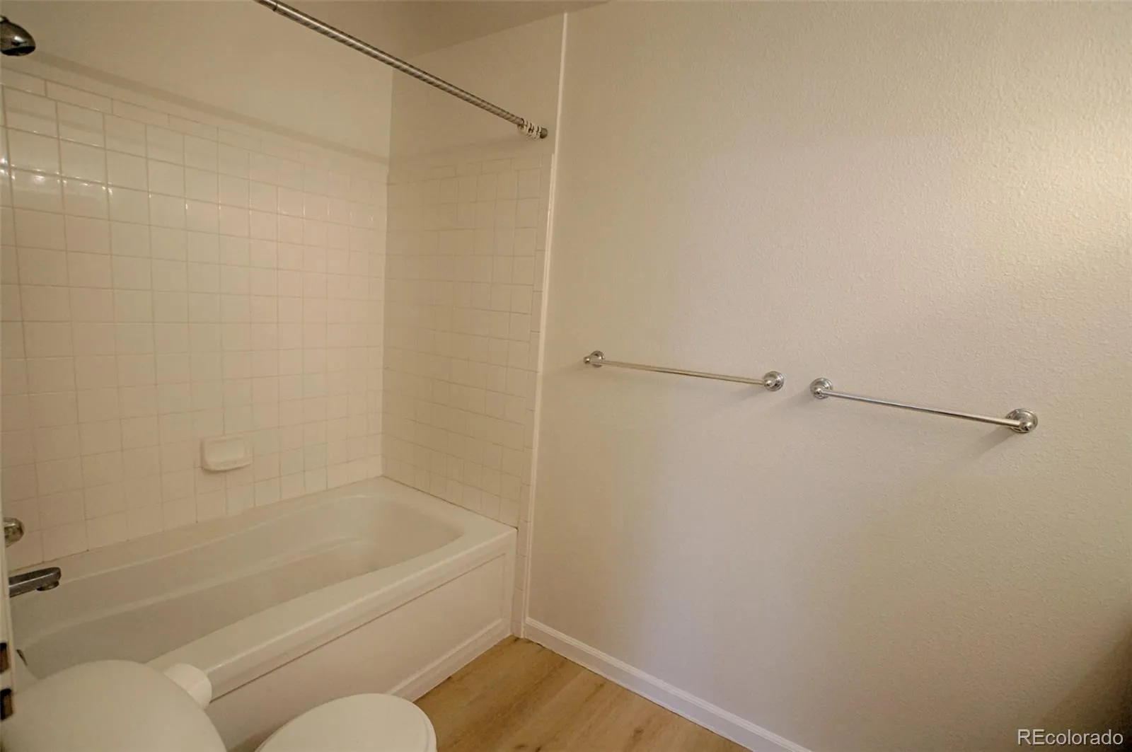 18201 E Greenwood Drive #A Aurora CO 80013 MLS #REC6632491 05062026040910 1600 15