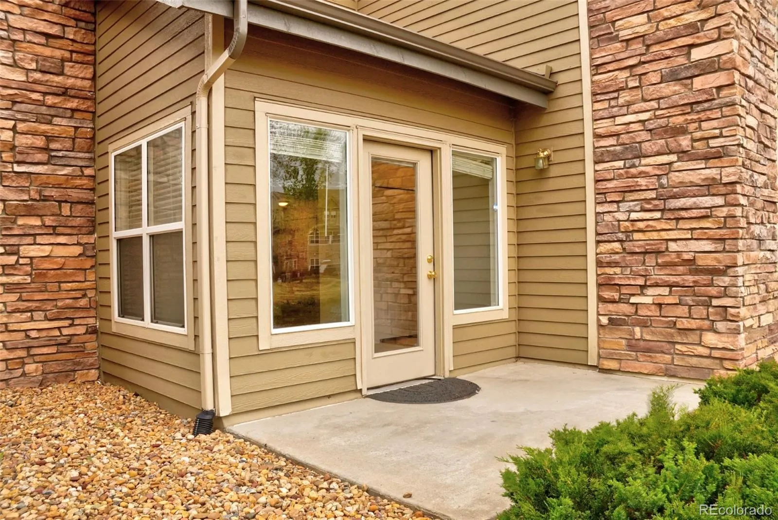 18201 E Greenwood Drive #A Aurora CO 80013 MLS #REC6632491 05062026040910 1600 17