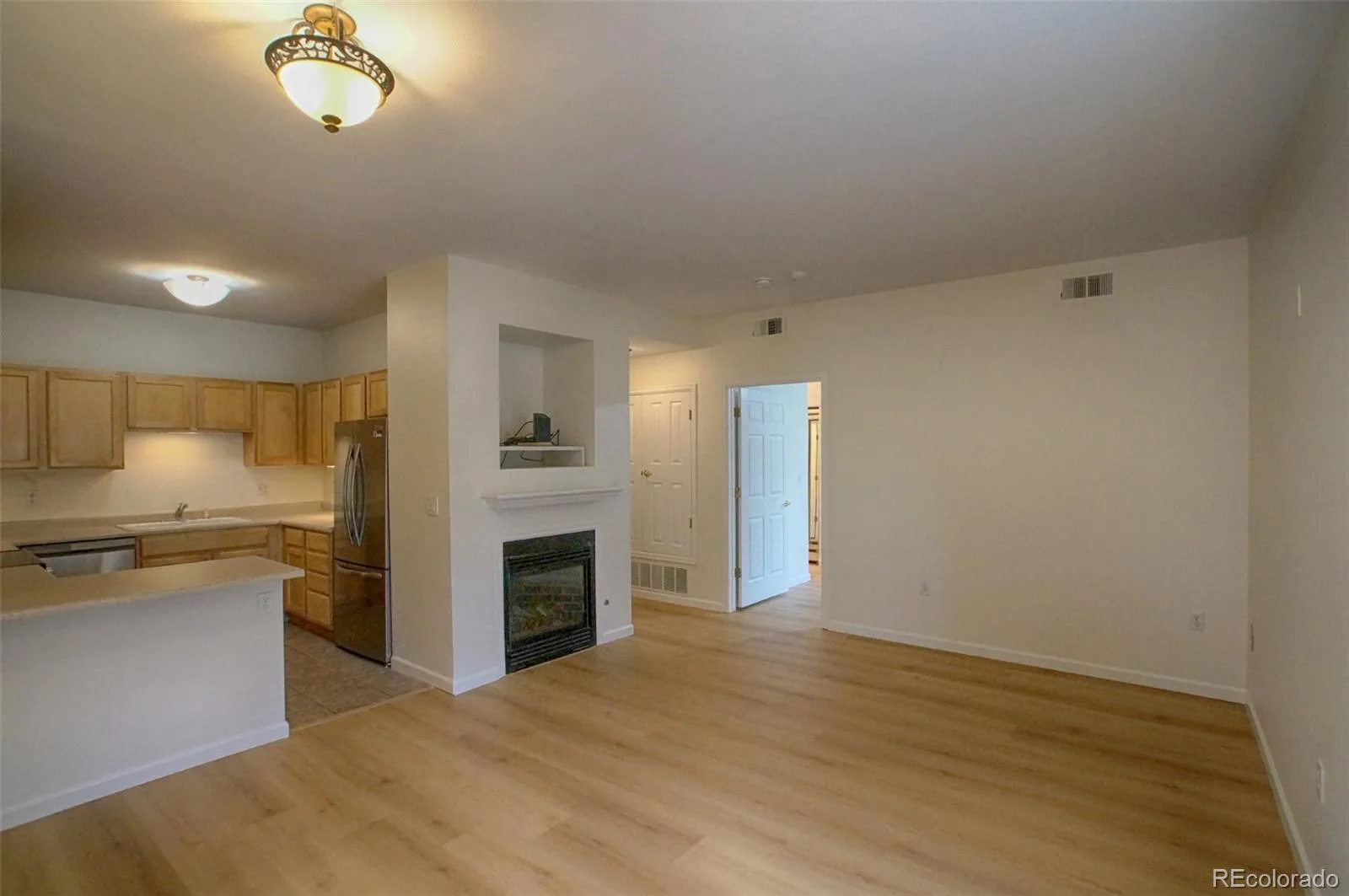 18201 E Greenwood Drive #A Aurora CO 80013 MLS #REC6632491 05062026040910 1600 2